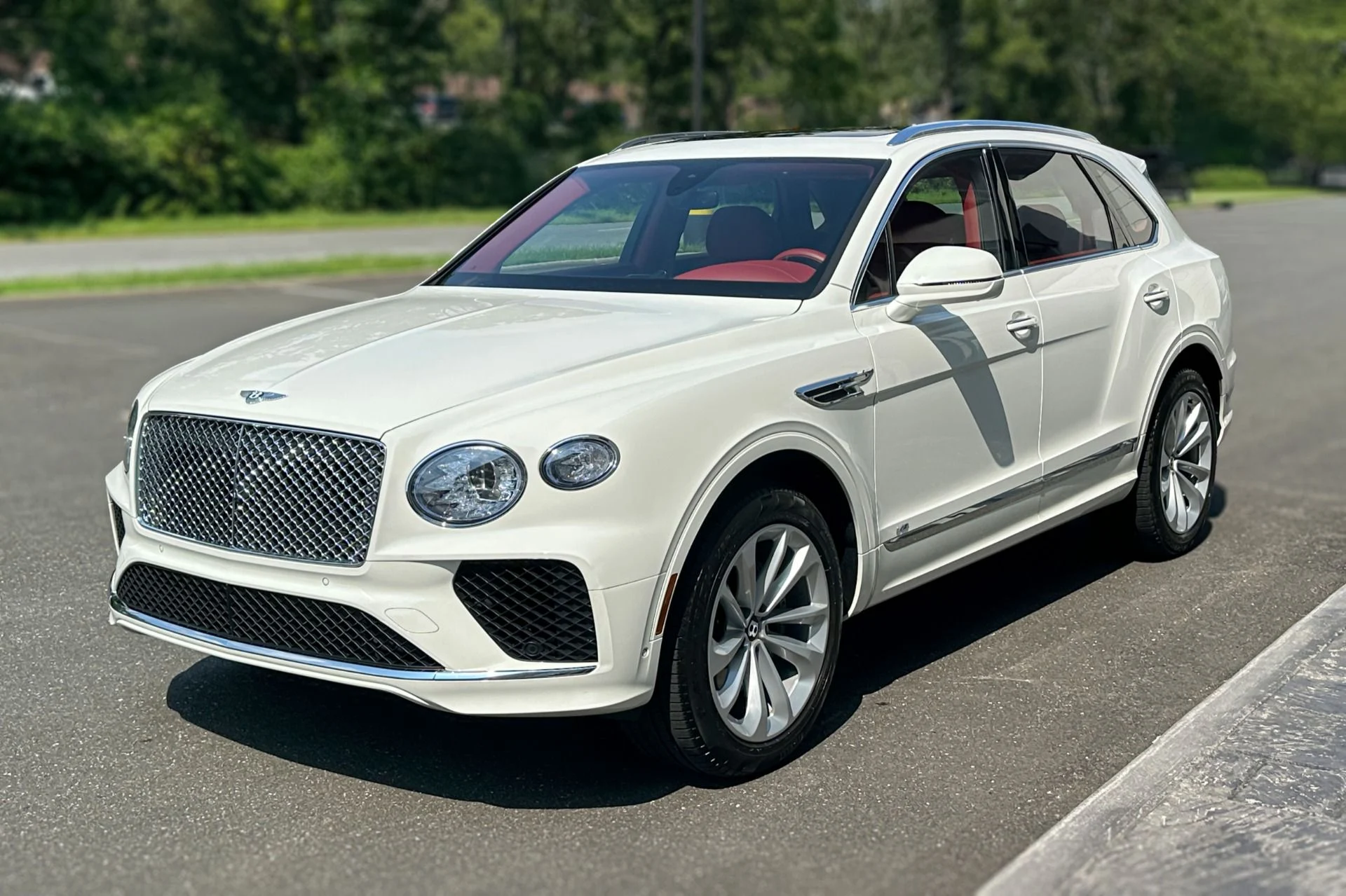 mph019_4006160749_Used_2022_Bentley_Bentayga_V8_1786356429_d2dda489ed