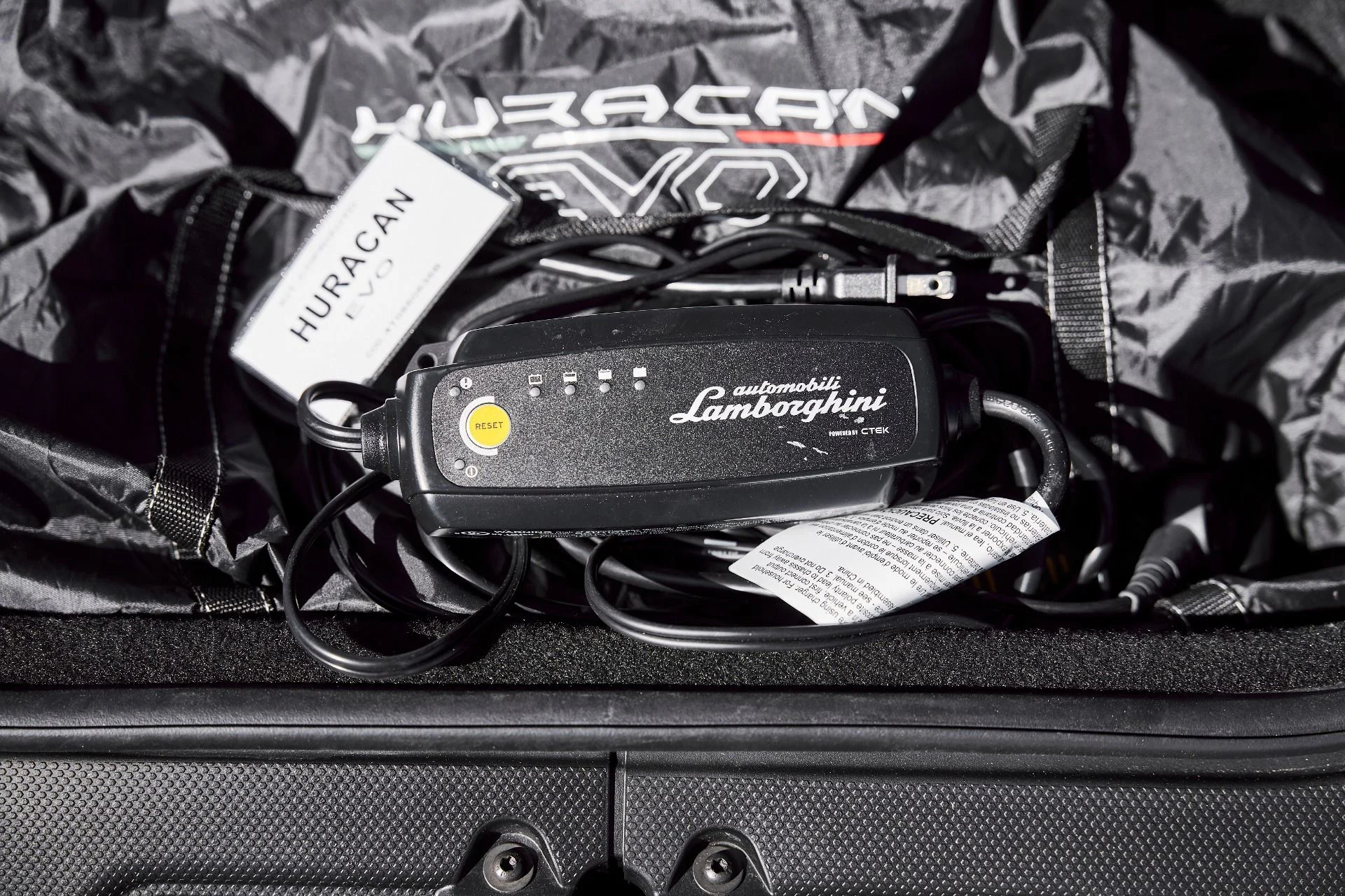 mph019_4014521325_Used_2024_Lamborghini_Huracan_EVO_Base_1771466881_a124b76124