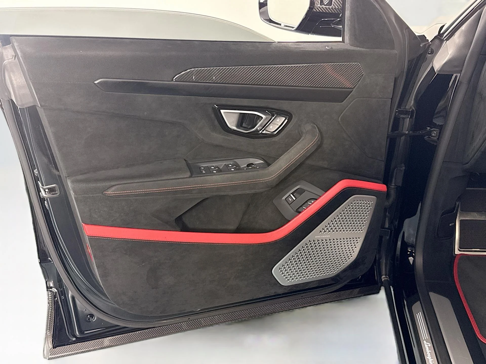 mph019_4023757229_Used_2023_Lamborghini_Urus_Performante_1783708226_814f16f17a