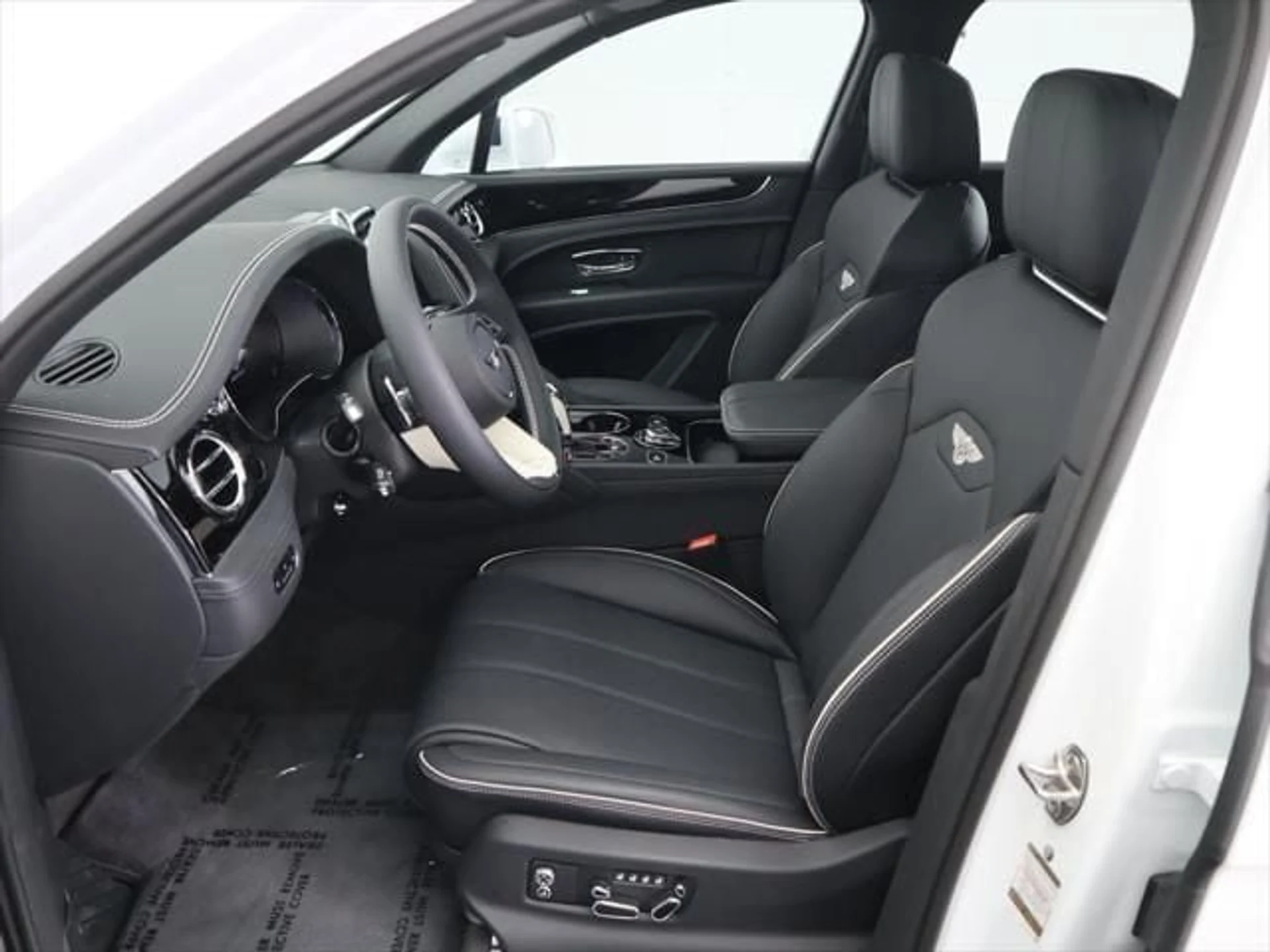 mph019_4035606404_used_2025_bentley_bentayga_ewb_v8awd_8119_23022887_20_640_13bec2bed3