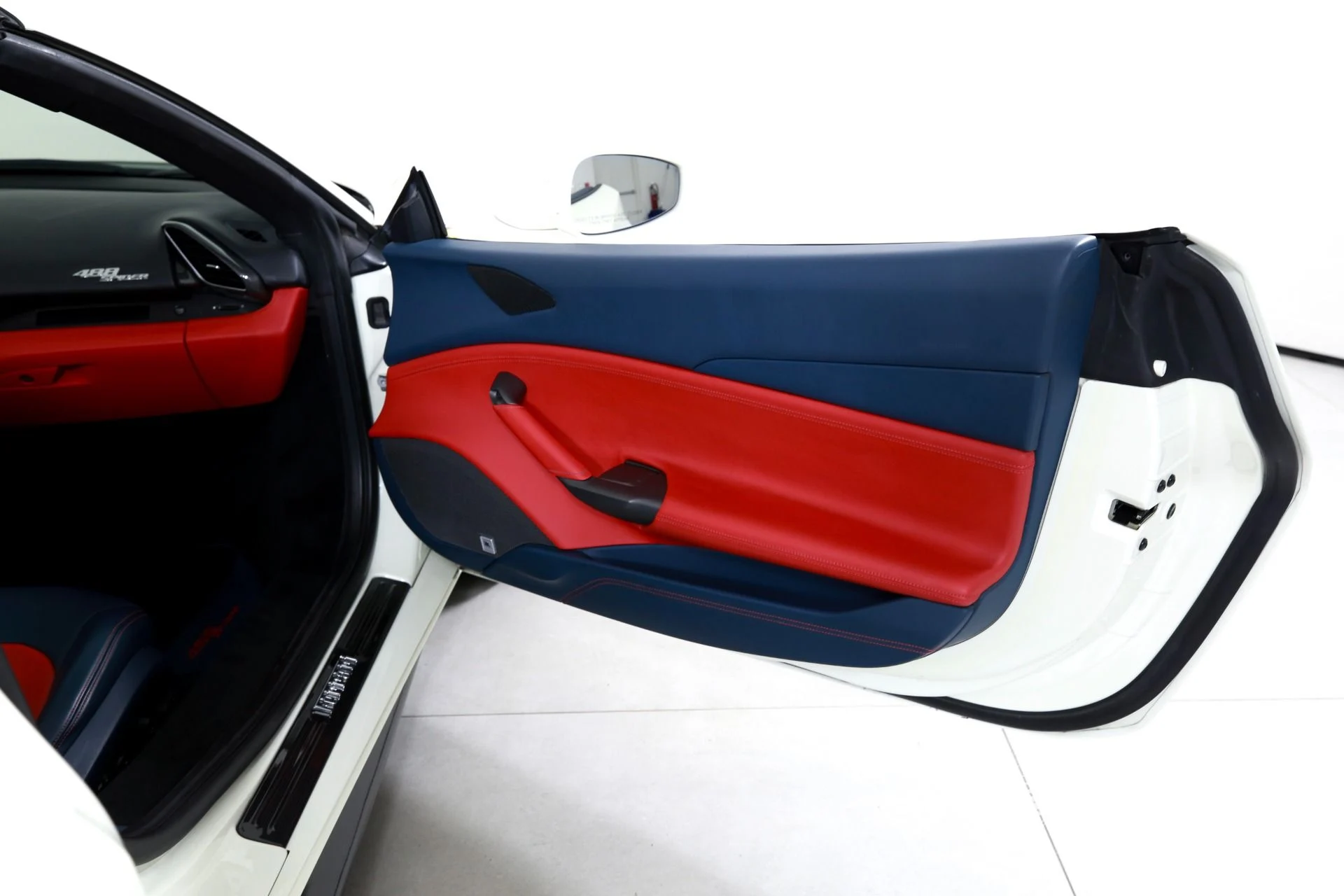 mph019_4037679740_Used_2018_Ferrari_488_Spider_1782838554_d210bb0cff