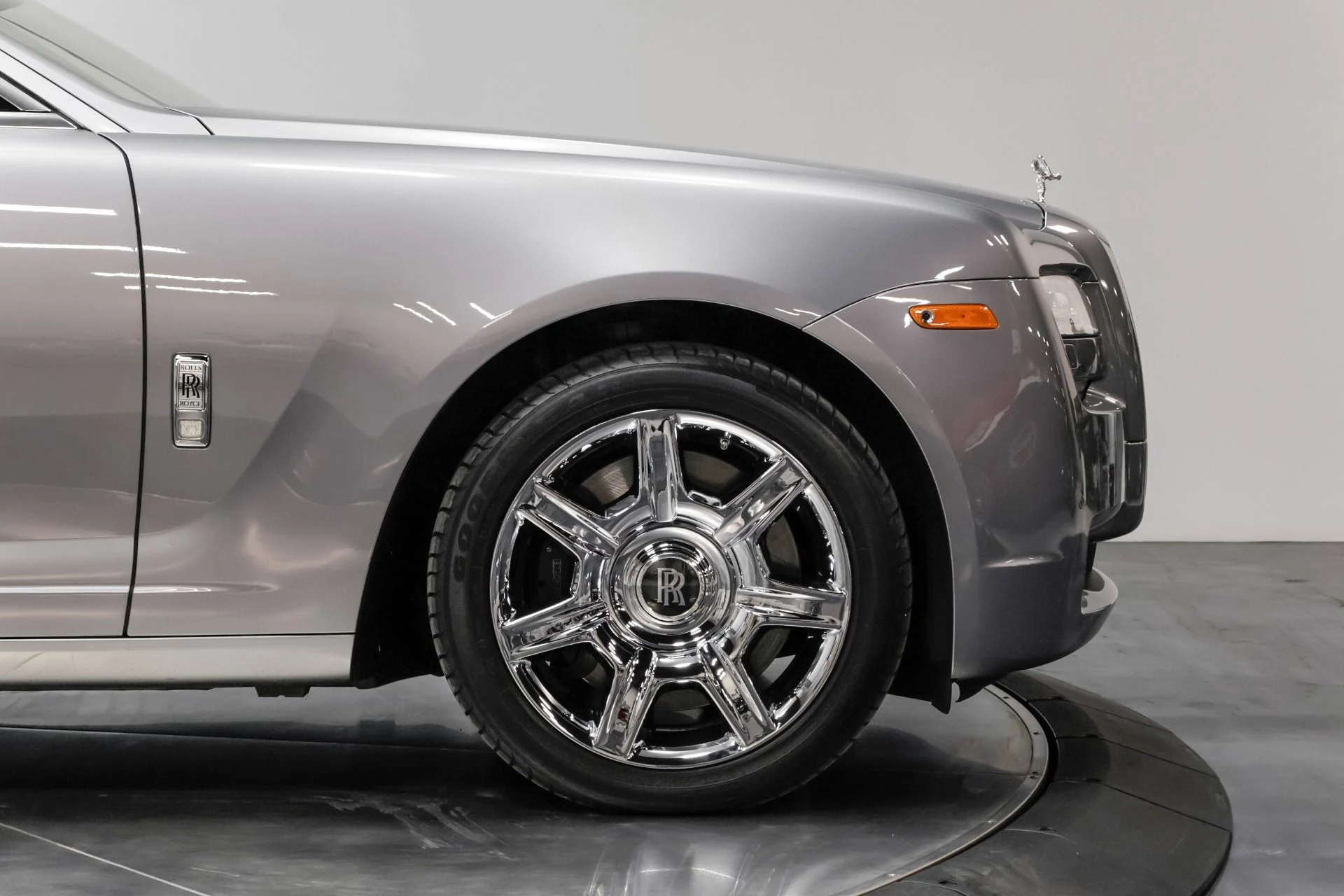 mph019_404118022_Used_2010_Rolls_Royce_Ghost_1762979207_84ad8898e9