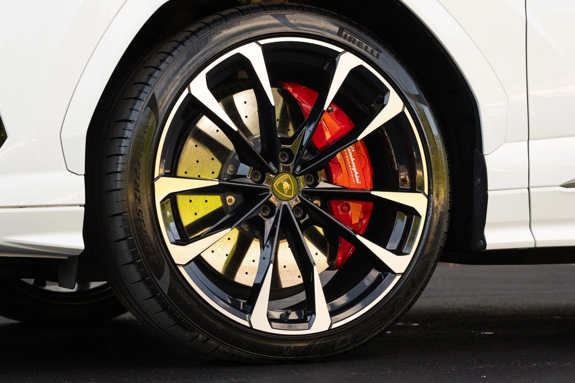 mph019_4050491318_Used_2022_Lamborghini_Urus_1778780626_ed28fe0768
