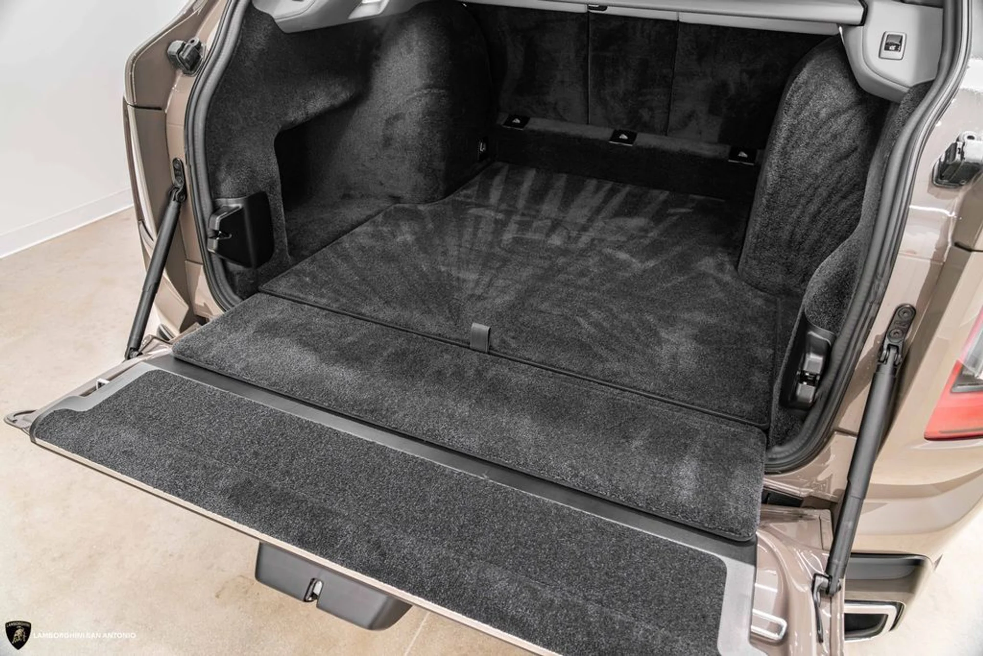 mph019_405292425_8310cd9443f31044f328f81a459ec379x_c359ed0bc9