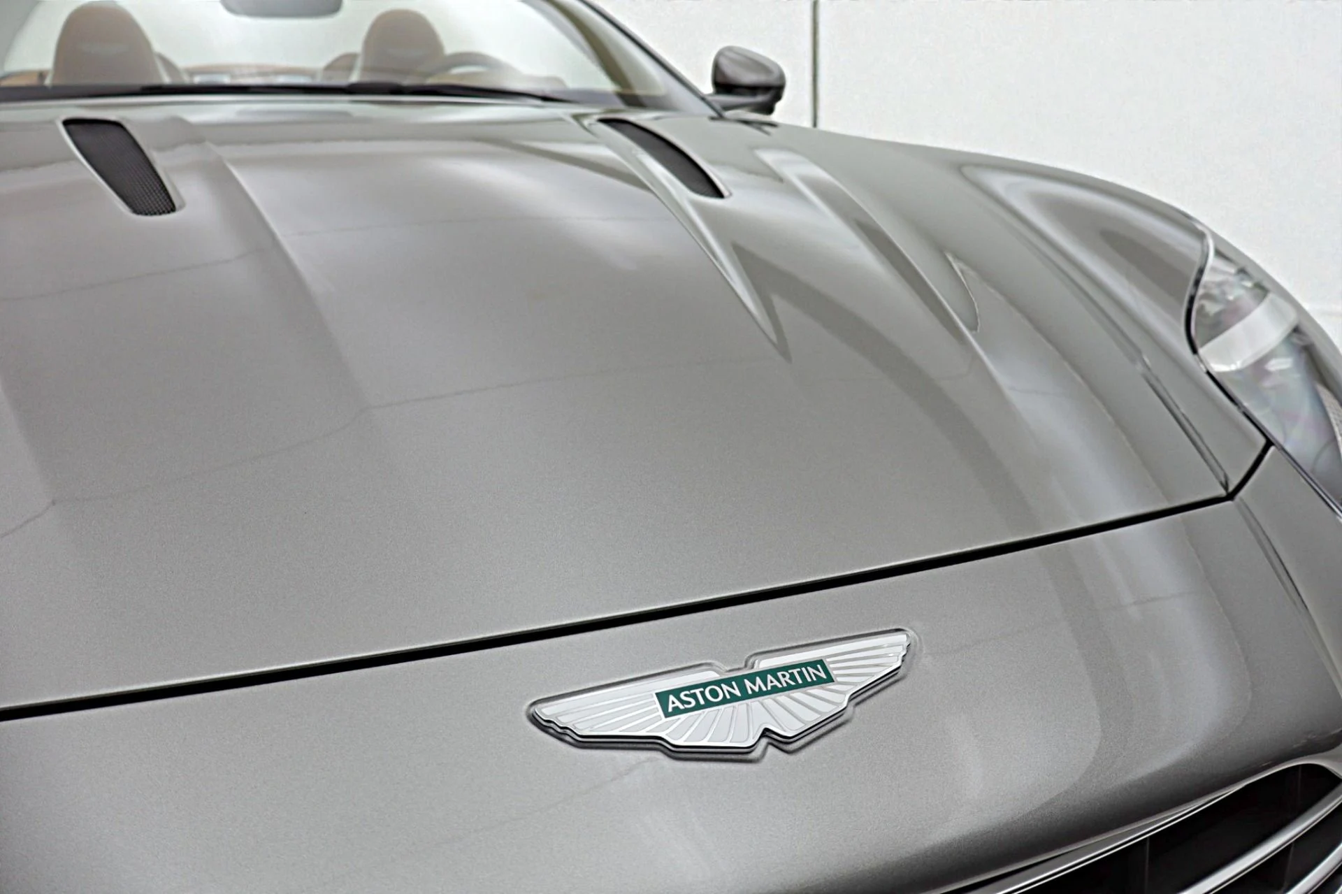 mph019_4057789047_New_2026_Aston_Martin_DB_12_Volante_a1b519d752