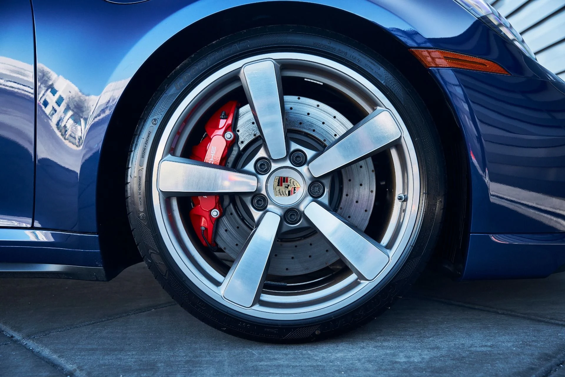 mph019_4088078551_Used_2024_Porsche_911_Turbo_1770087181_b635129ed5