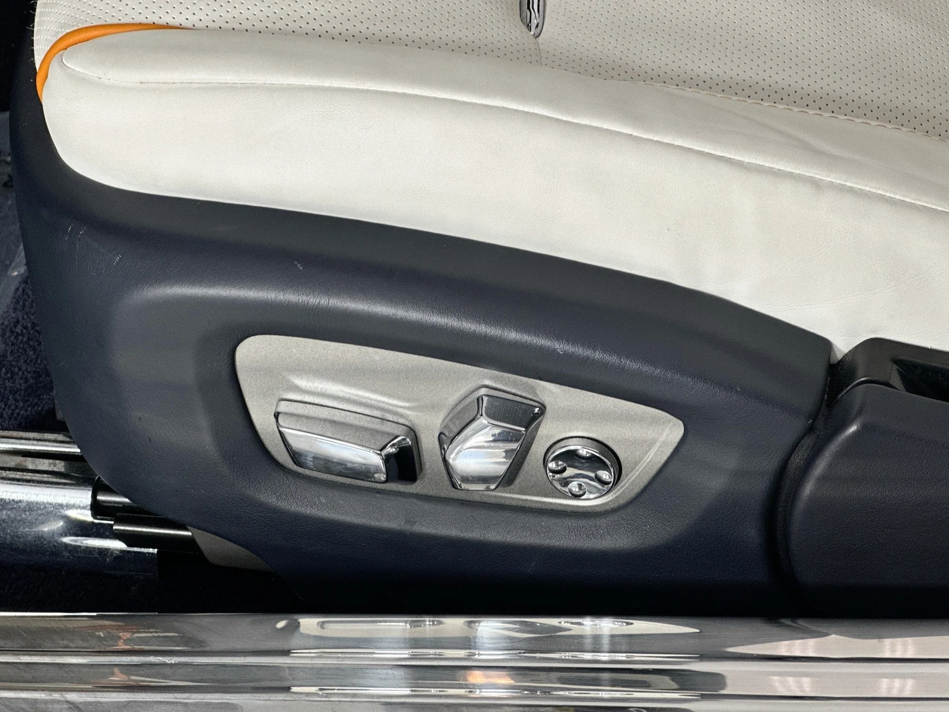 mph019_4088277505_20_8de6abaacb