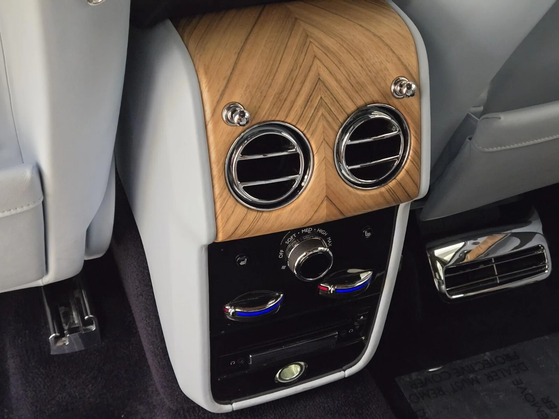 mph019_4089268896_Used_2019_Rolls_Royce_Cullinan_1762329174_c7d6bf7fa6