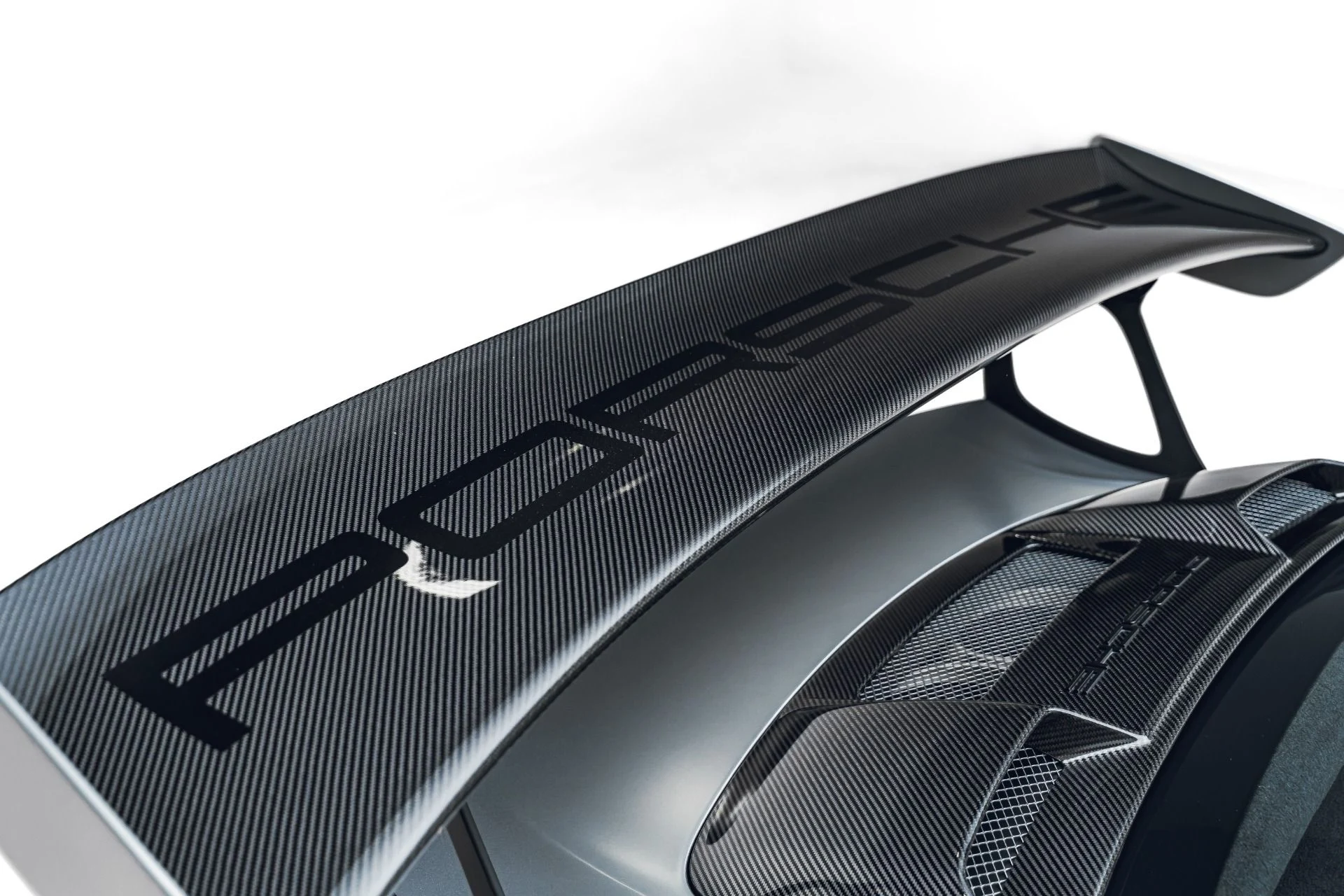 mph019_409104133_Used_2018_Porsche_911_GT_2_RS_1782090394_1a315a9a05