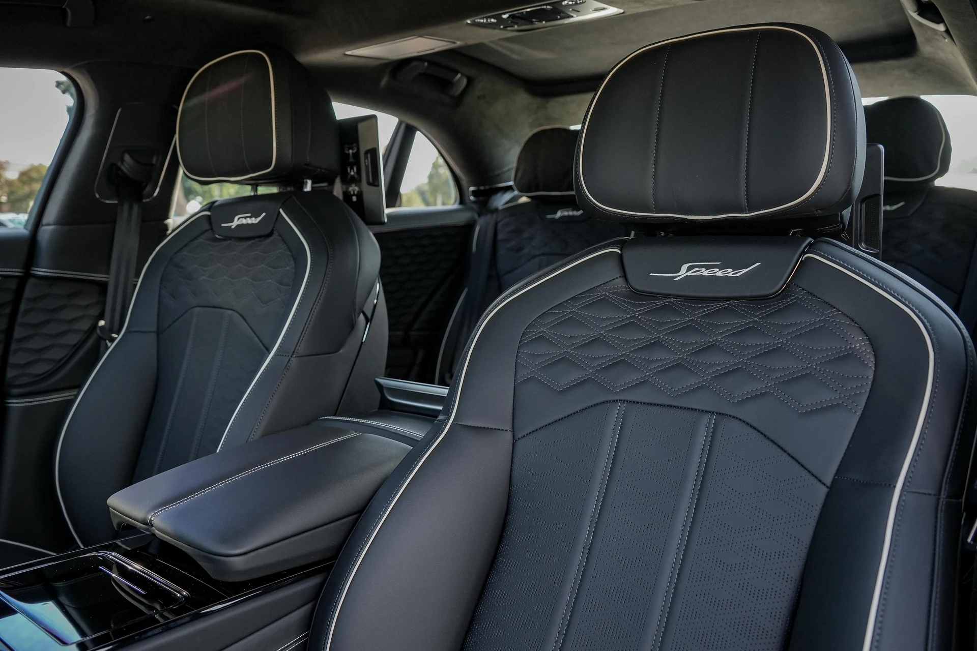 mph019_4107424951_Hi_Tech_Luxury_Imports_LLC_SCBBR_6_ZG_1_SC_022806_image_19_aaed3a972a
