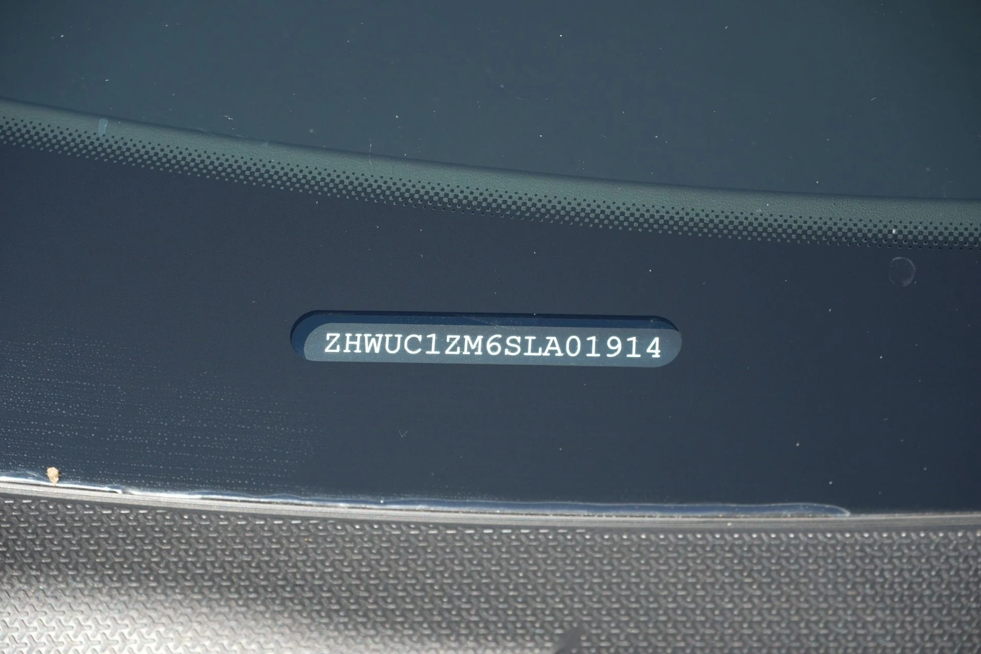mph019_4118003851_Used_2025_Lamborghini_Revuelto_1781291405_e6e3f35a47