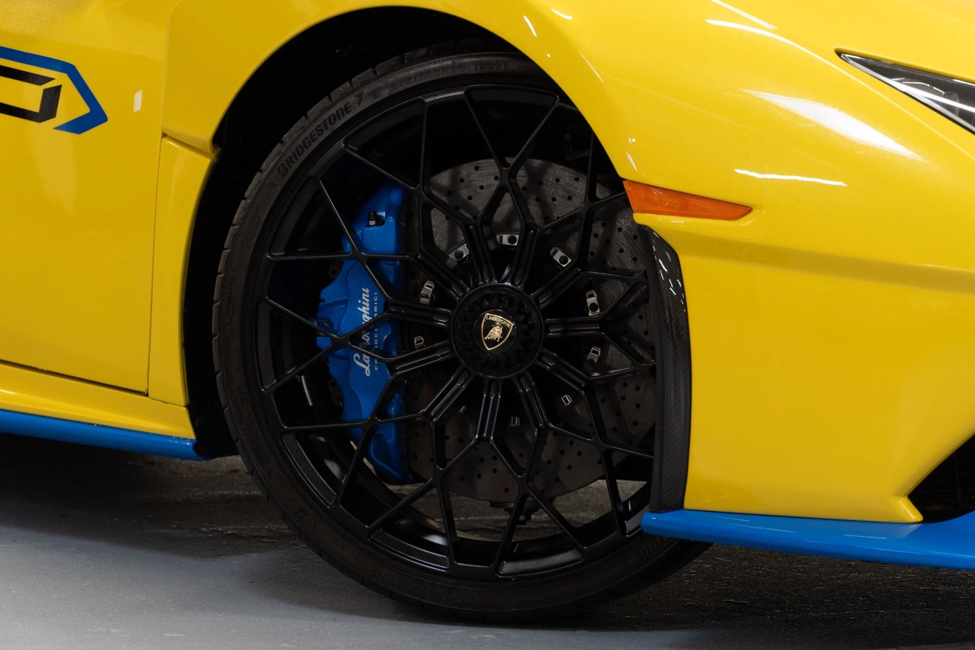 mph019_4122111645_Used_2022_Lamborghini_Huracan_STO_1733941664_a04cd667d7