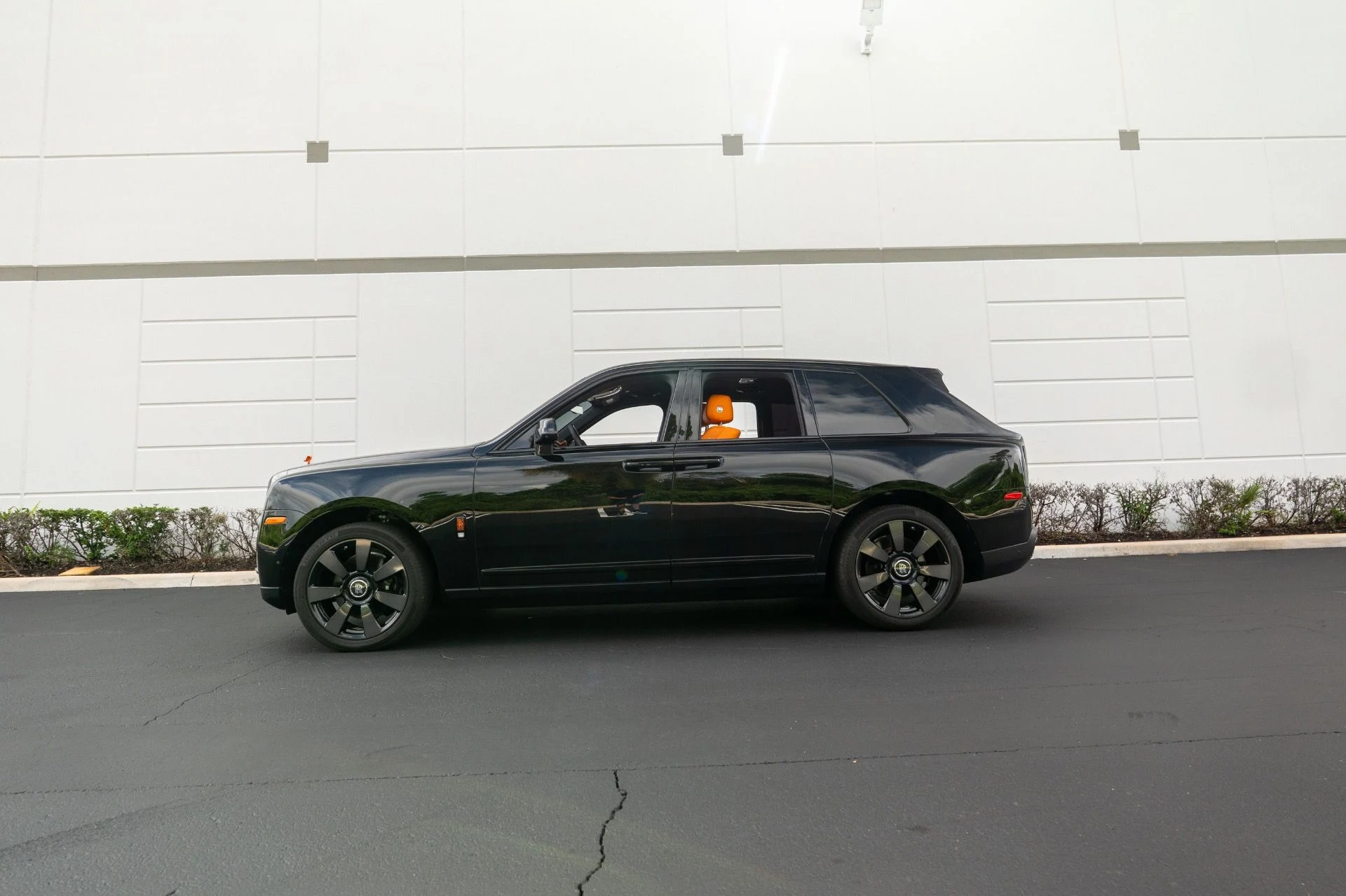 mph019_4123719272_Used_2022_Rolls_Royce_Cullinan_1758567081_4ef8b8cfc4