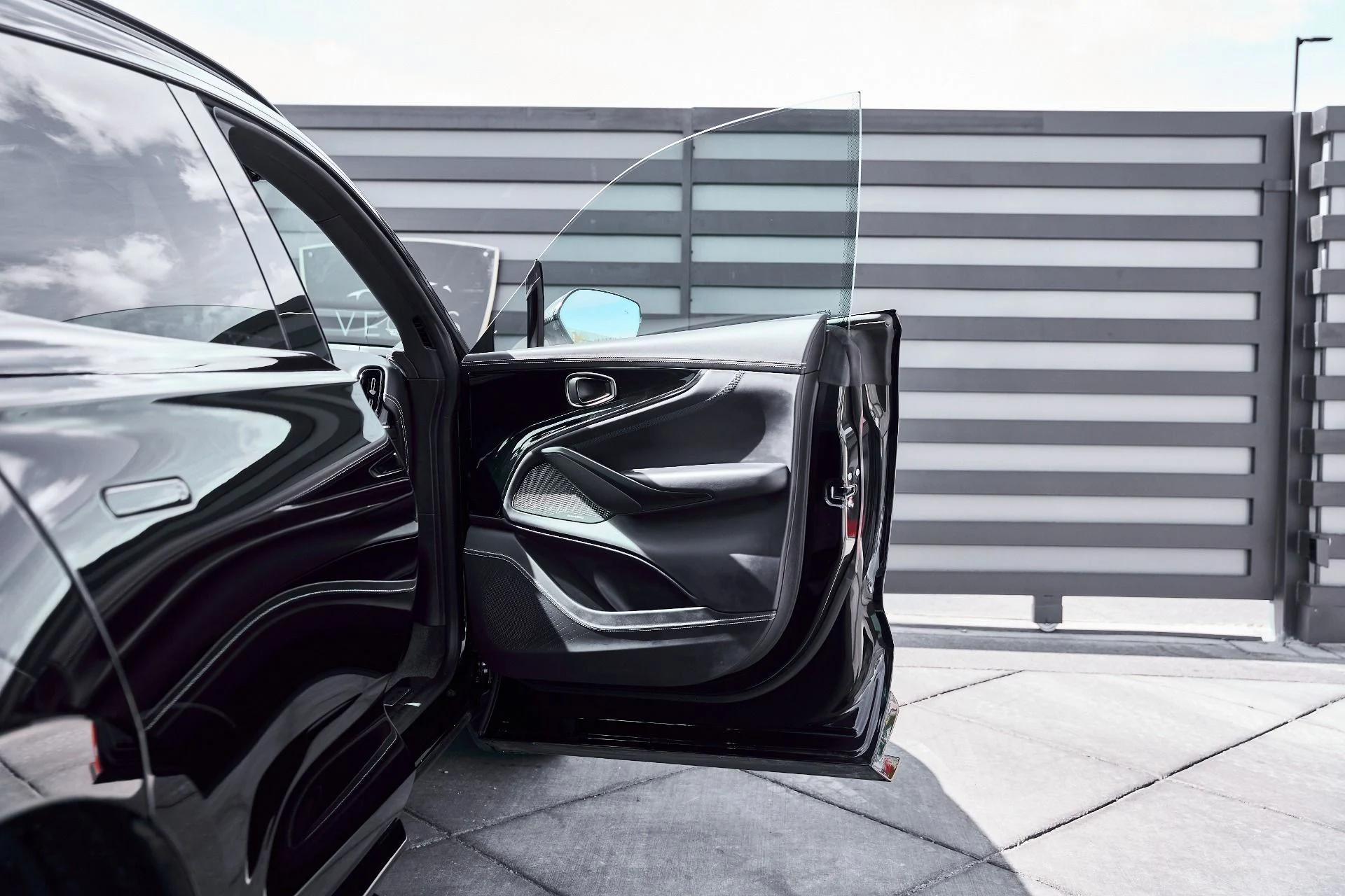 mph019_4123825834_Used_2025_Aston_Martin_DBX_707_1771642272_dadf8aab99