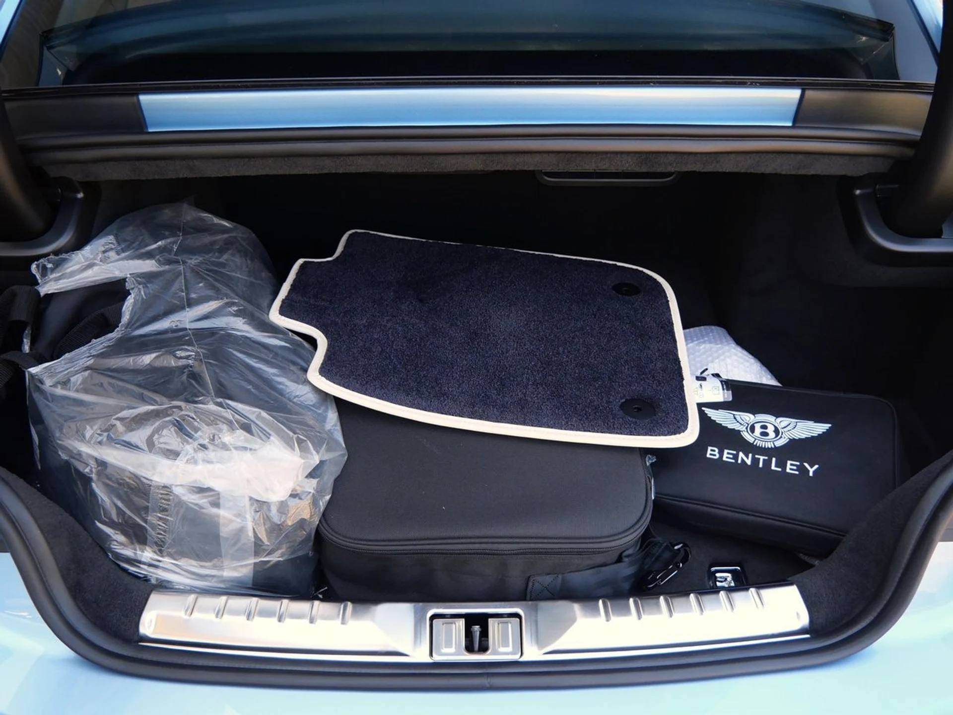 mph019_4133865330_62e8af1fb3d0754626a1c517003f7fd5x_bfd3e54483