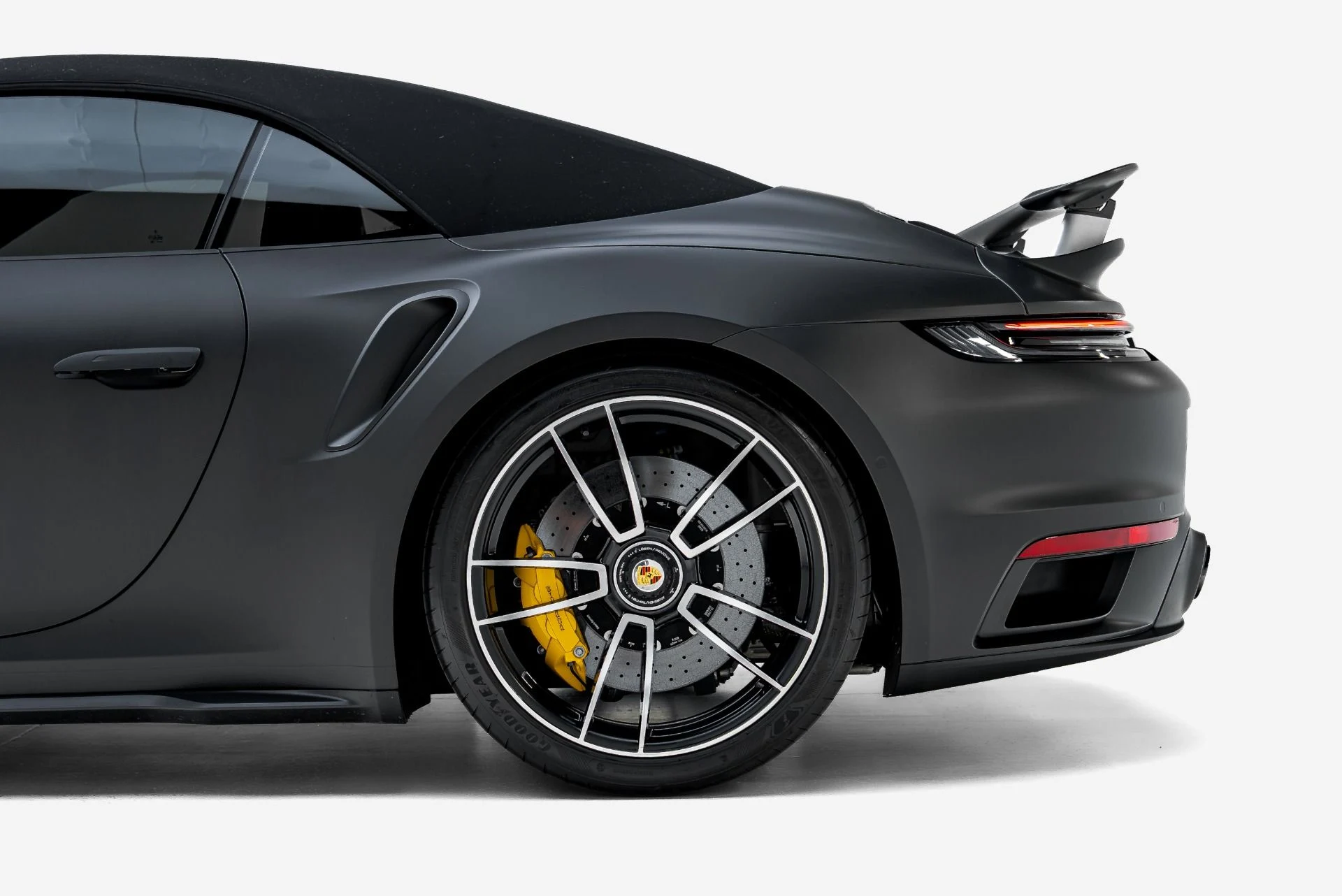 mph019_4135583940_Used_2022_Porsche_911_Turbo_S_1787785327_efacb6beca