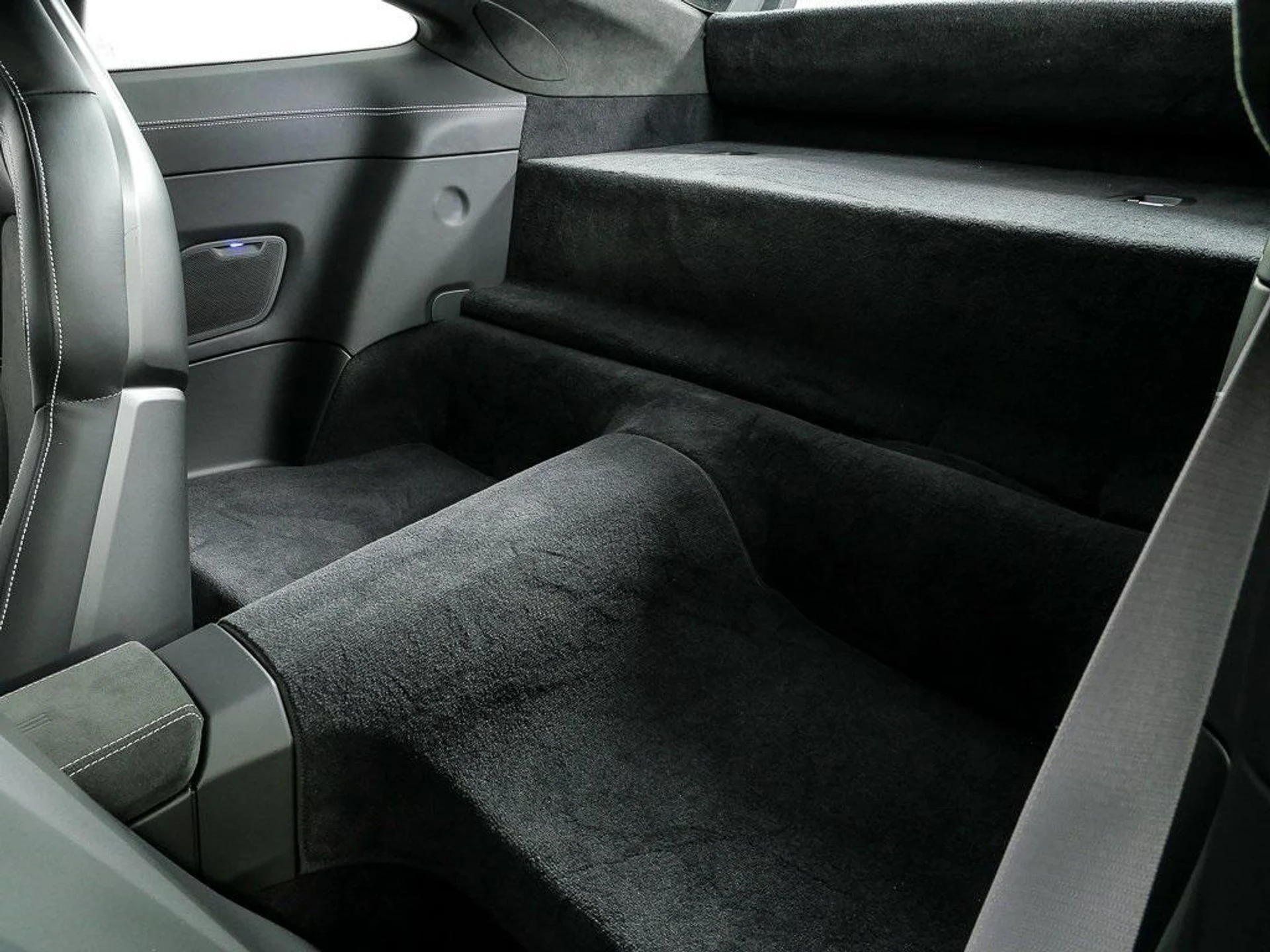 mph019_4138513576_nr_B_UGT_6_Z_Ys_G1a_H_Oa_L4_Hi_U_P94_beab4e7f58