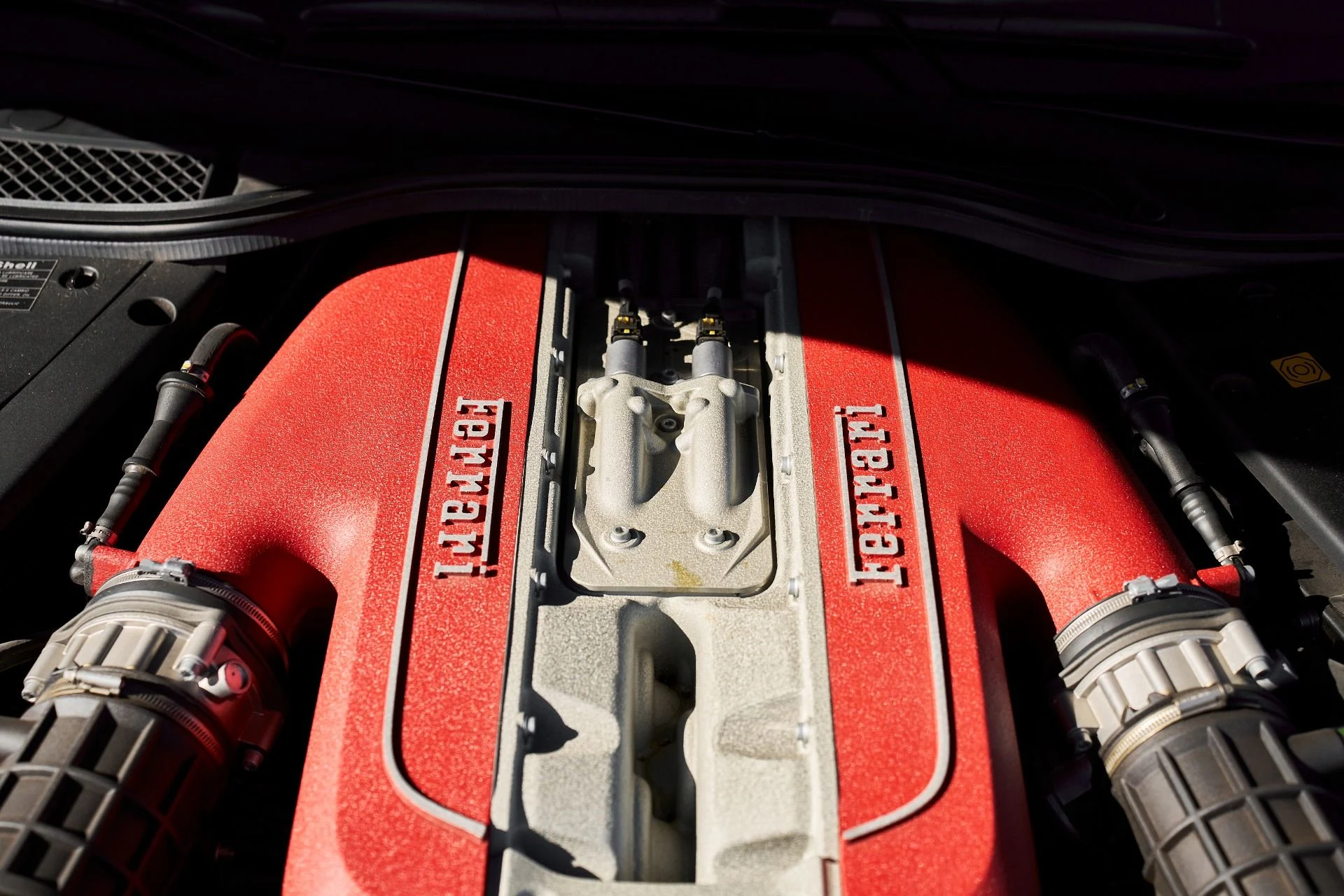 mph019_4149618100_Used_2018_Ferrari_812_Superfast_Base_1767042384_98b790a697