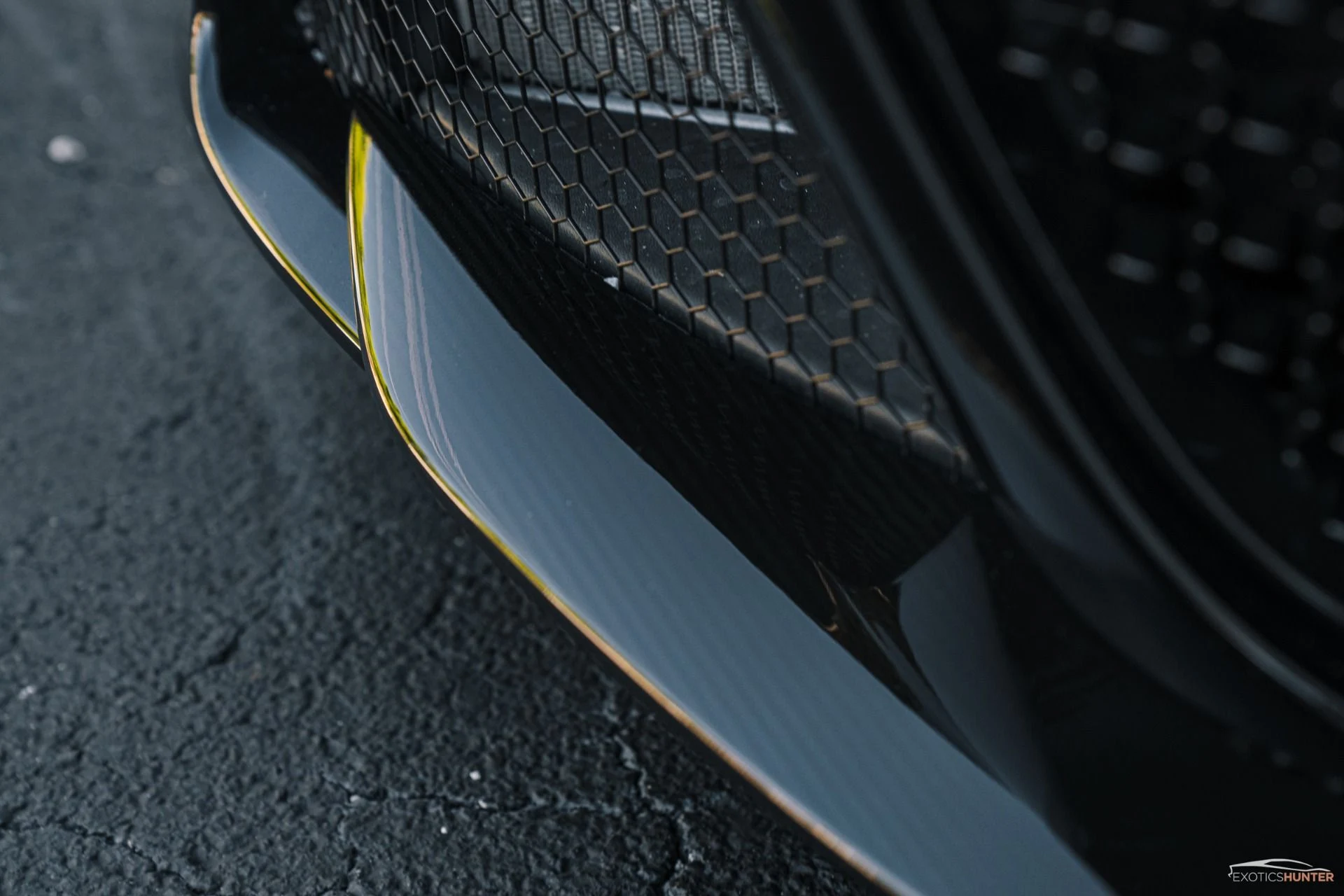 mph019_4155927268_Used_2019_Aston_Martin_DBS_Superleggera_w_Forged_Emblems_Carbon_Body_Pack_Carbon_Roof_1760389701_3cedd5ff76