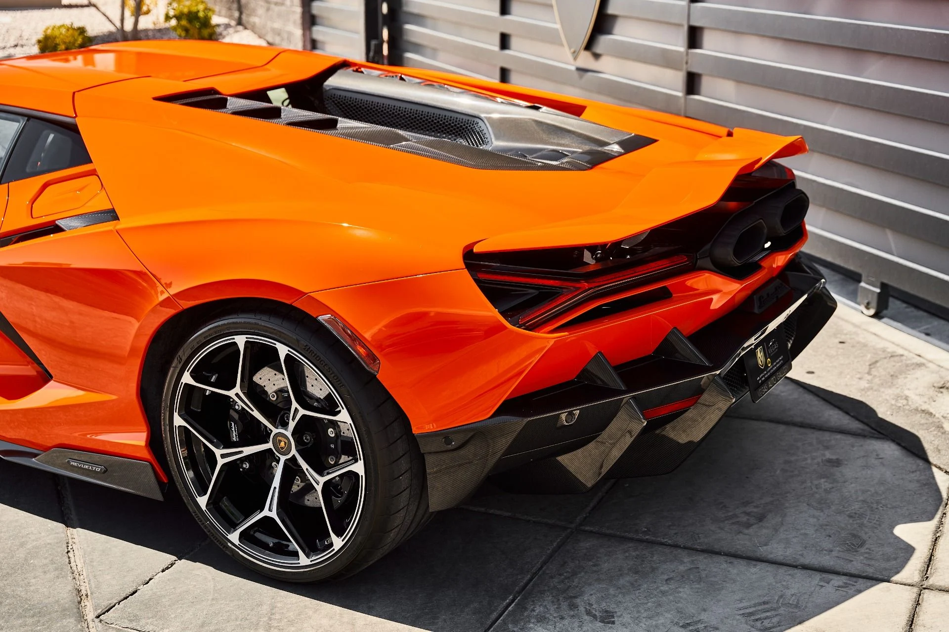 mph019_4158706081_Used_2024_Lamborghini_Revuelto_Base_1786150895_dceedd8839