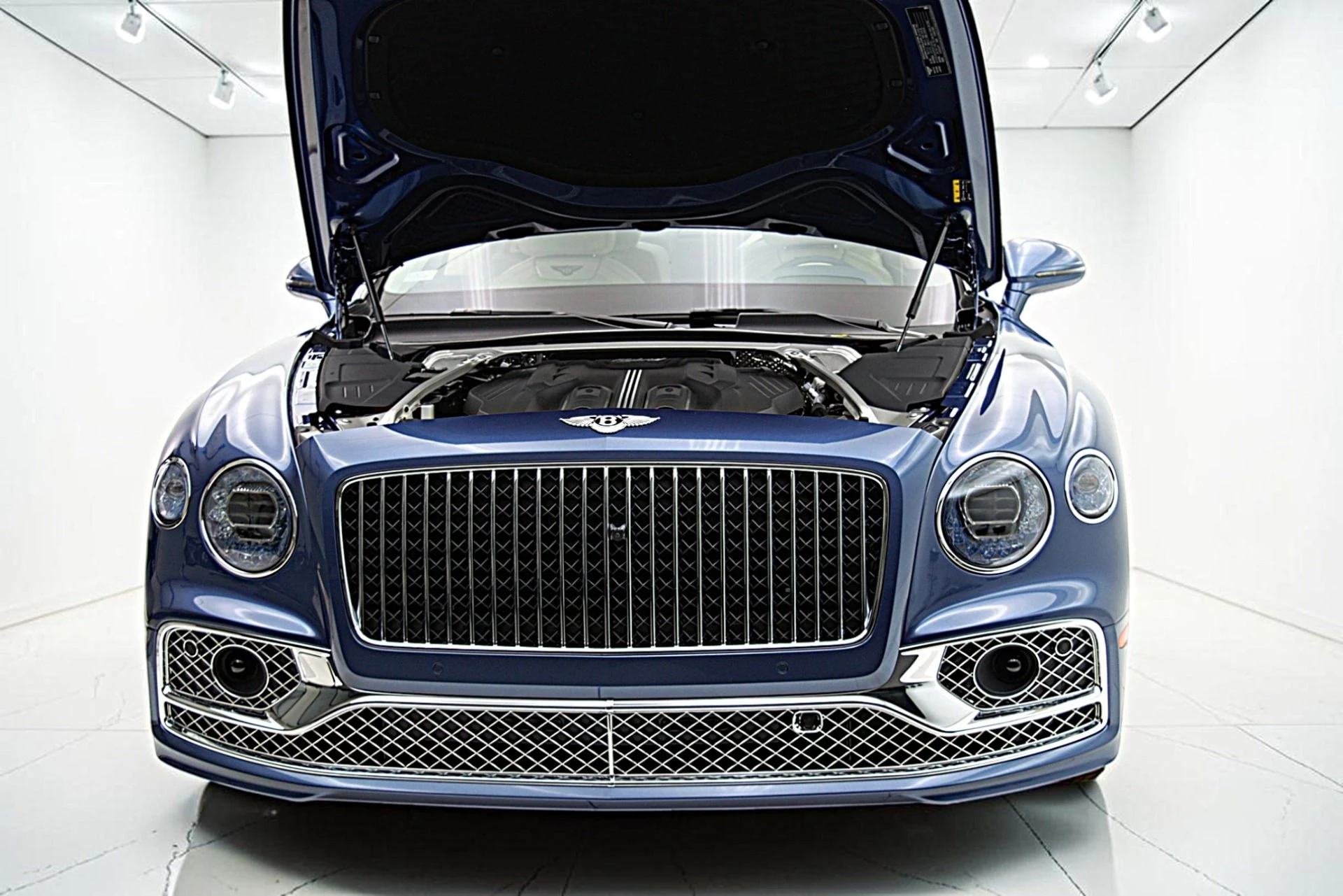 mph019_4161686951_Used_2022_Bentley_Flying_Spur_Hybrid_61f9a16707