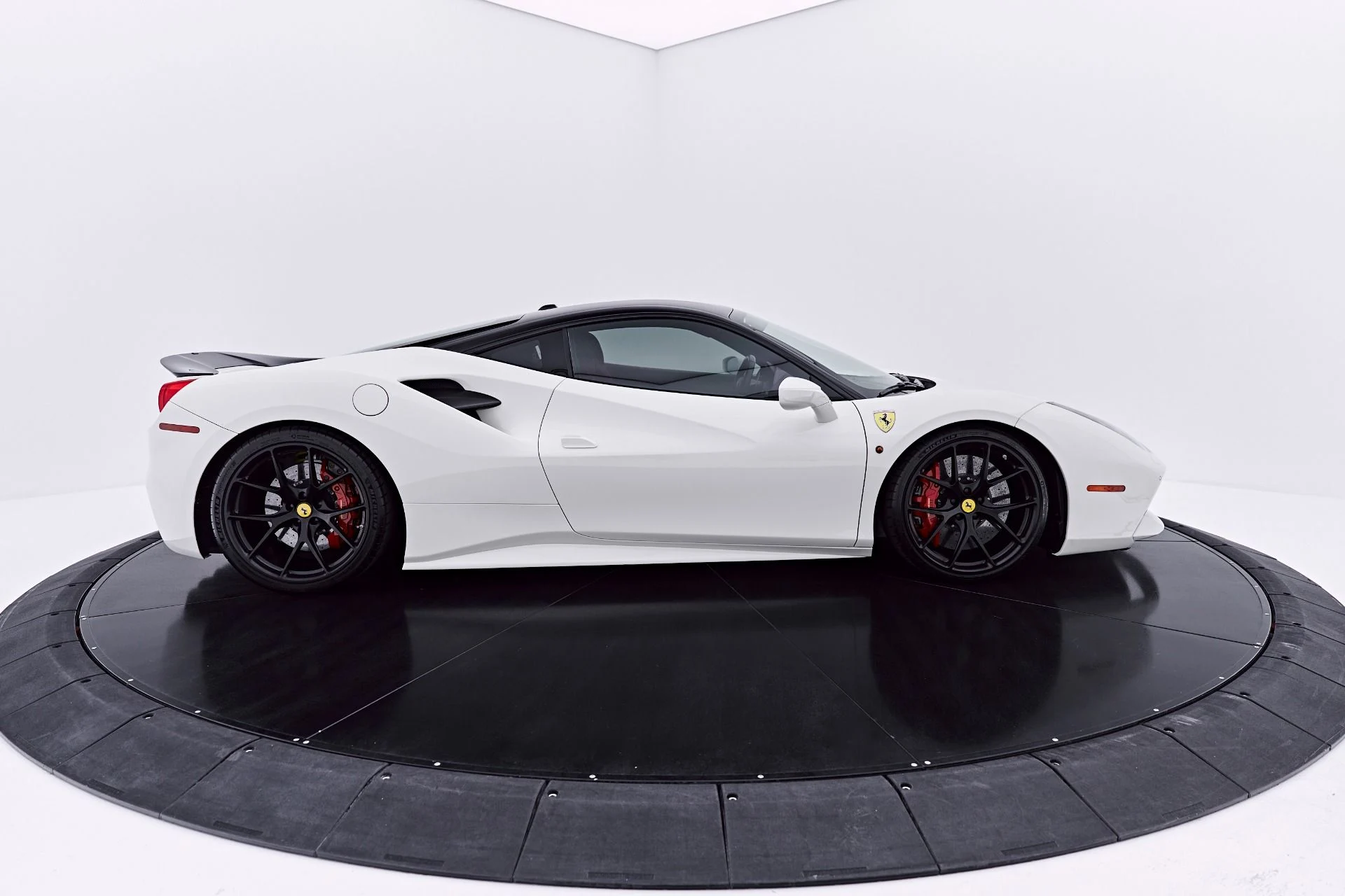 mph019_4171220351_Used_2018_Ferrari_488_GTB_Base_1782869689_a66f251ca8