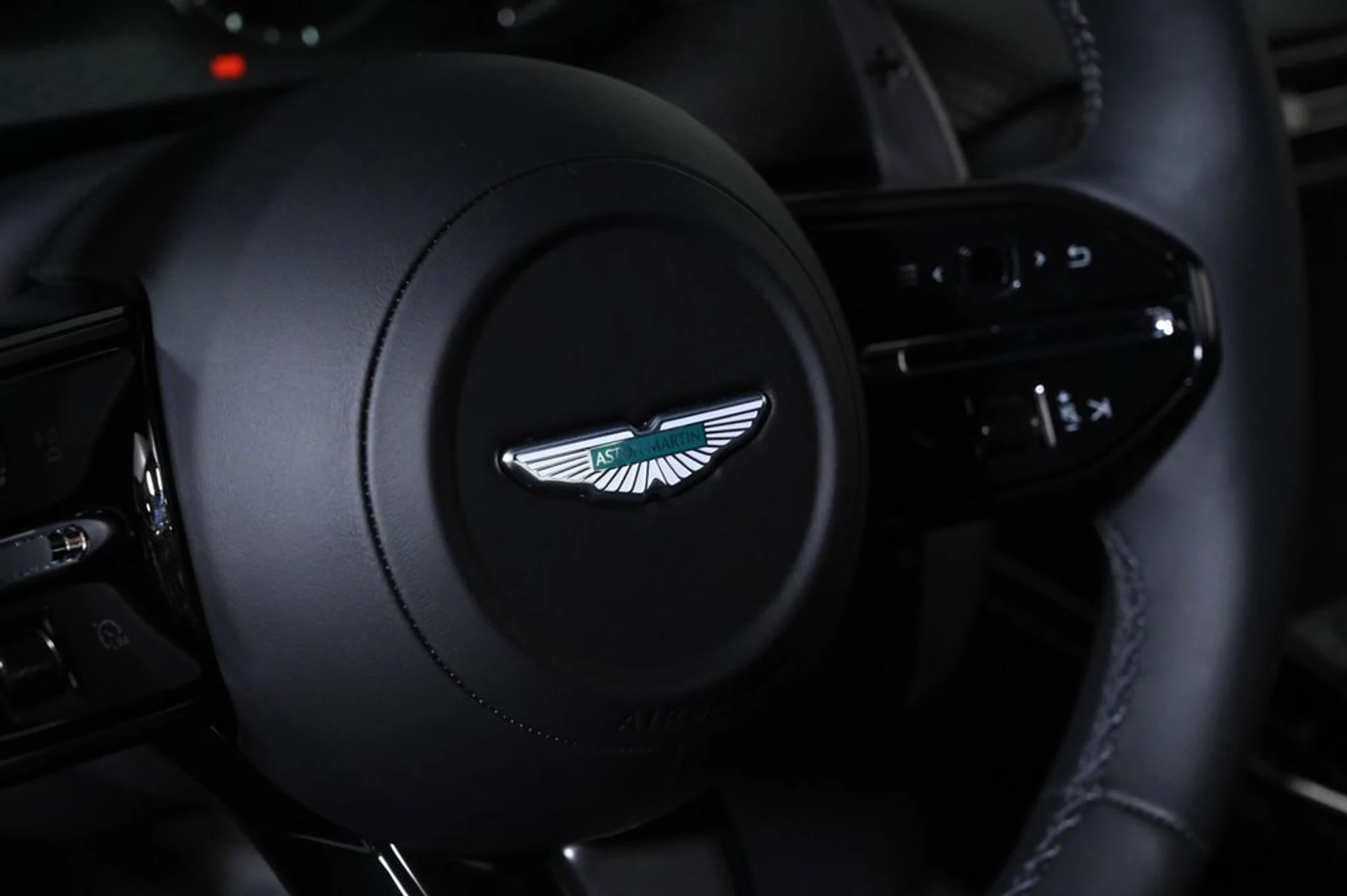mph019_417506202_new_2026_aston_martin_vantage_scoupe_11350_23021665_20_1024_98ce383adb
