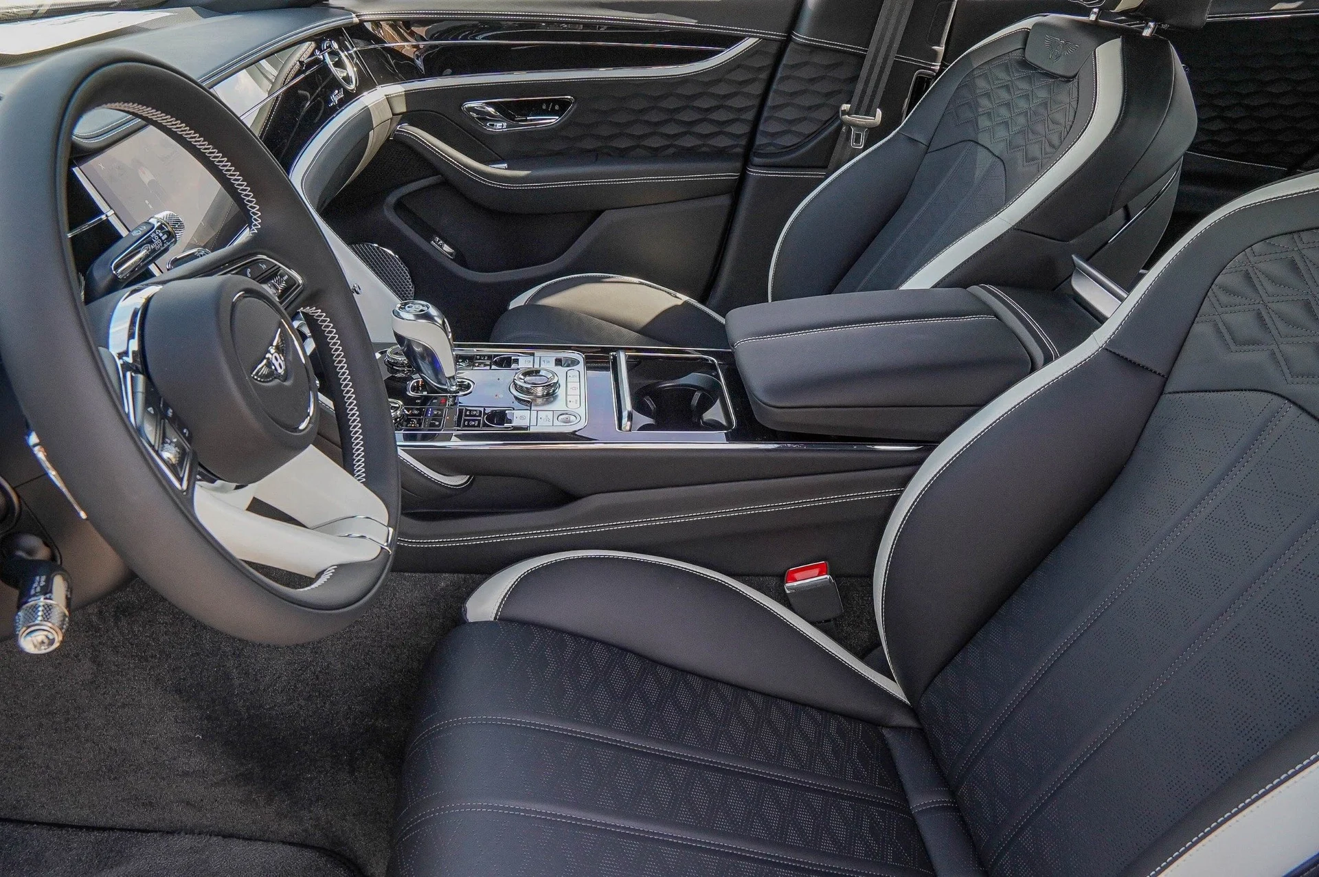 mph019_4175612746_Hi_Tech_Luxury_Imports_LLC_SCBBR_6_ZG_7_TC_024366_image_19_f8f3f59309