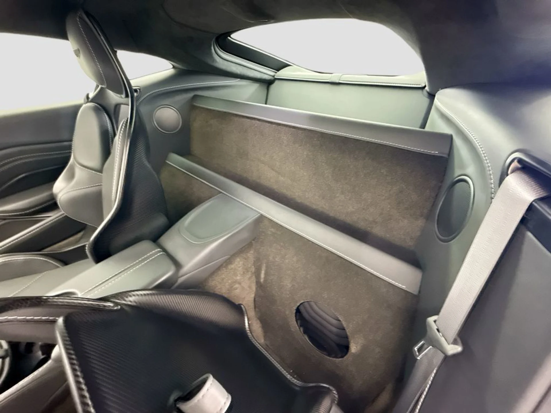 mph019_4176823036_used_2023_aston_martin_vantage_v12coupe_8119_23004338_20_1024_d4895b1e90