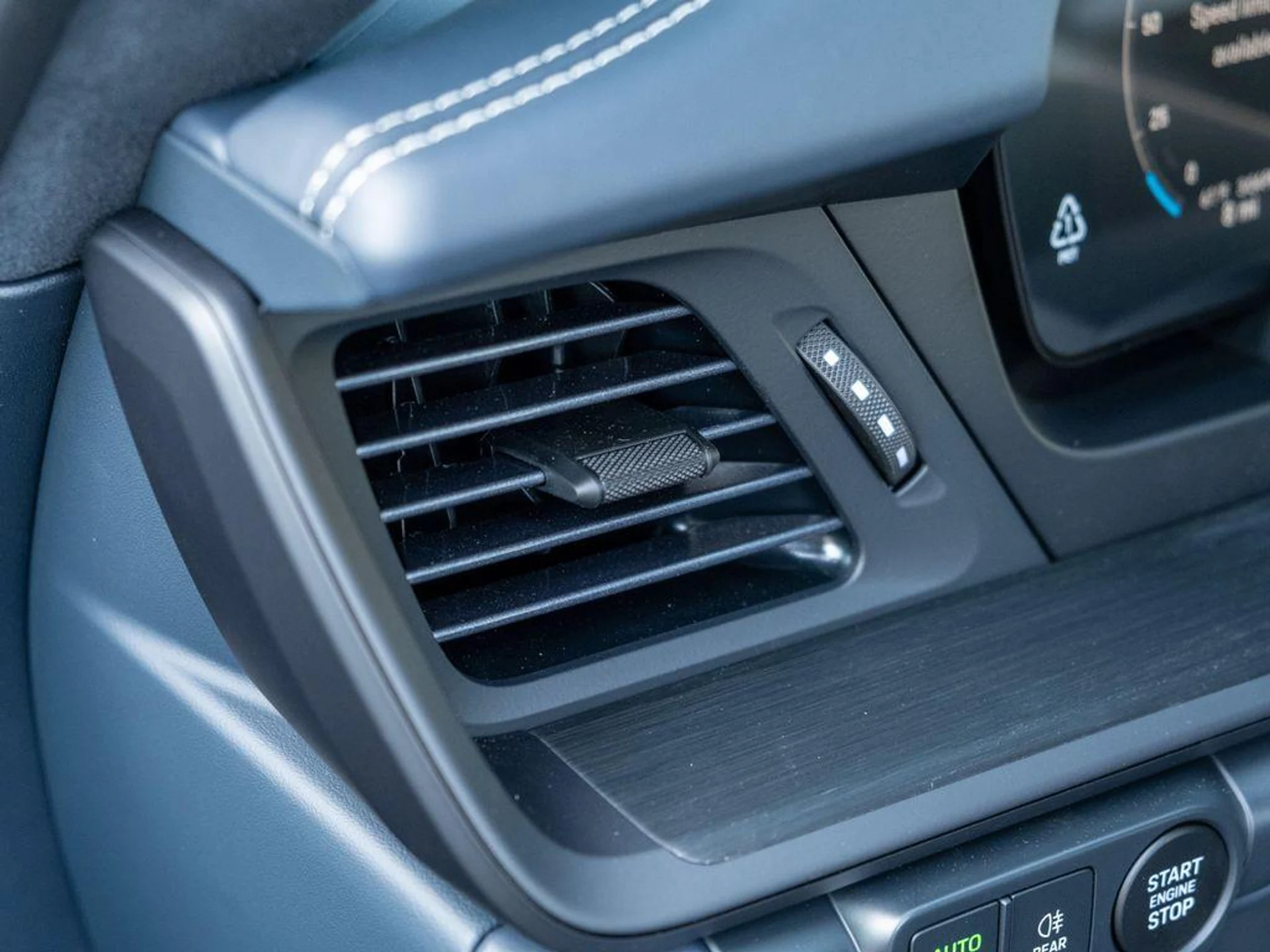 mph019_4178861368_n_E5yg_L_Lx_E_Fcssnf_O_Otns_ZL_3_Sw_CA_6fc9ebee78