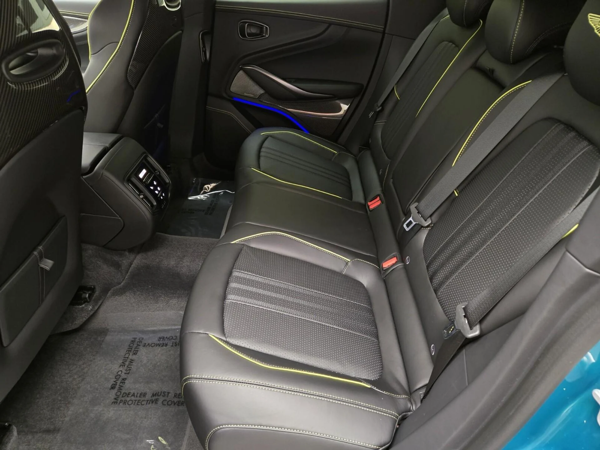 mph019_4192524391_New_2025_Aston_Martin_DBX_707_1753422053_5cc3c6c7a3