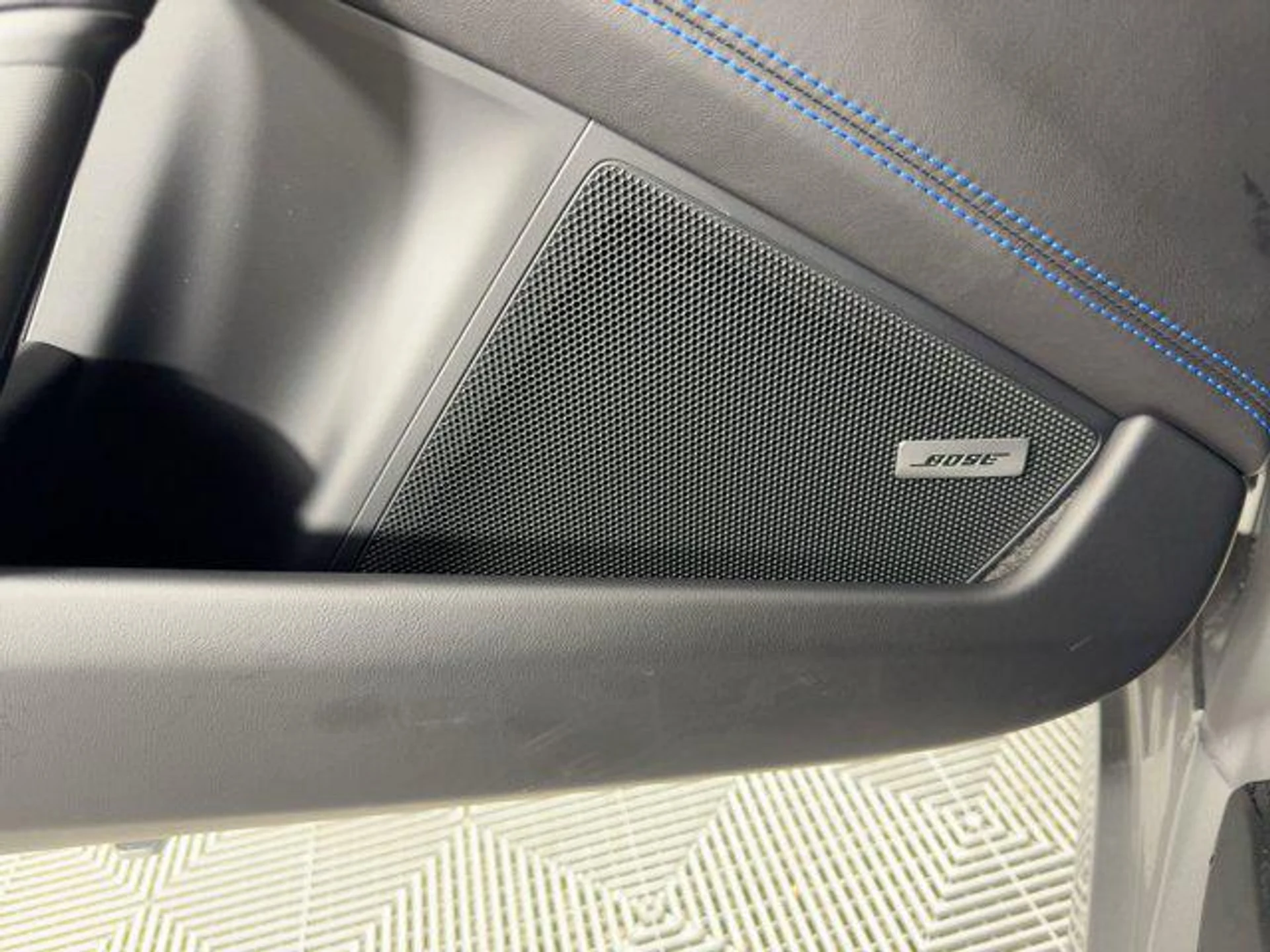 mph019_4197076558_gn_Wt0shs06g_Ratkc_Kahv7_K0ny_OM_23c6ab5b0c