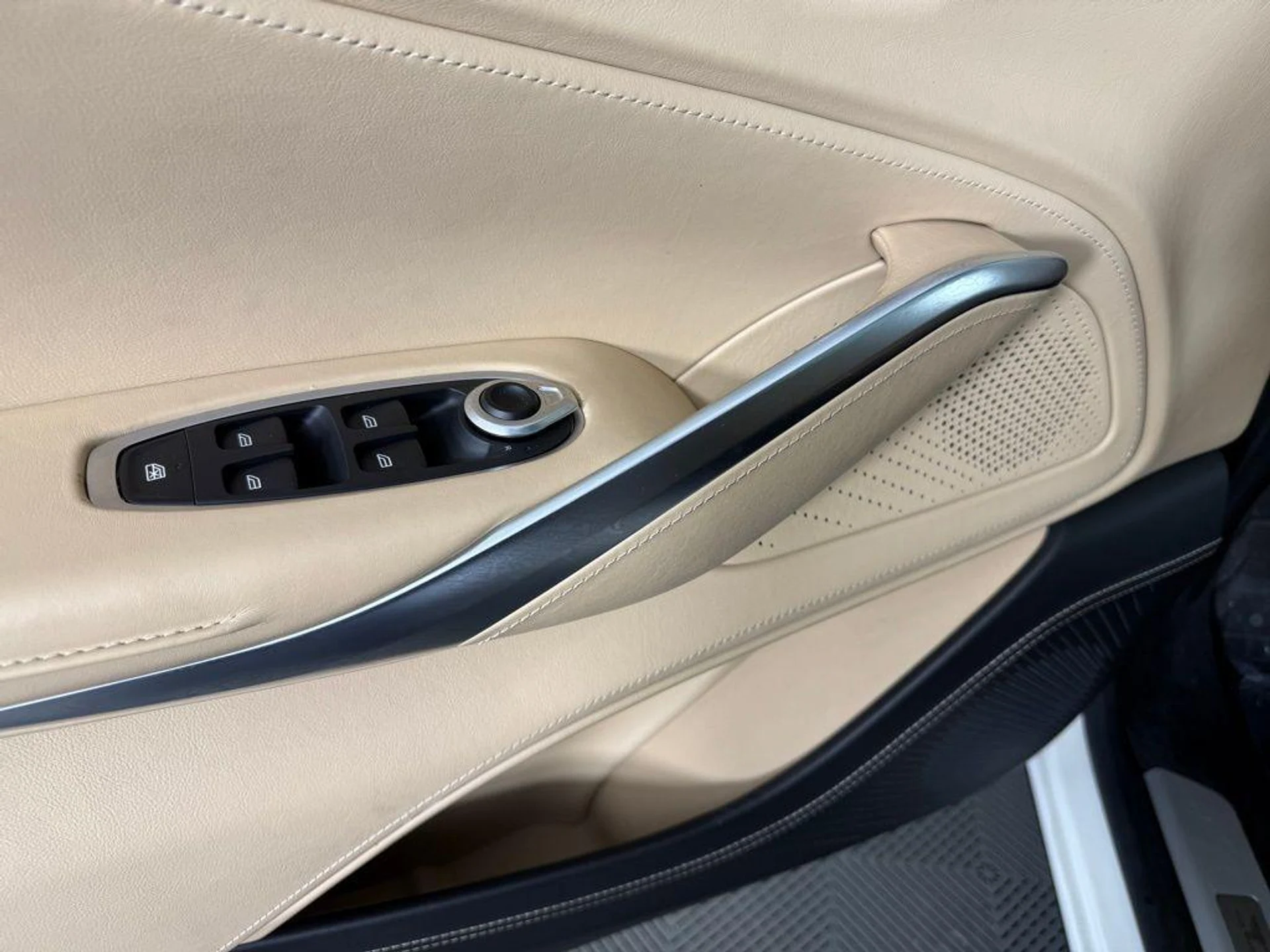 mph019_4220120861_r_3_XW_Da_Q1mxi_Dx_Di_Qvp4_U_Qbci_Ls_0f02c2a523