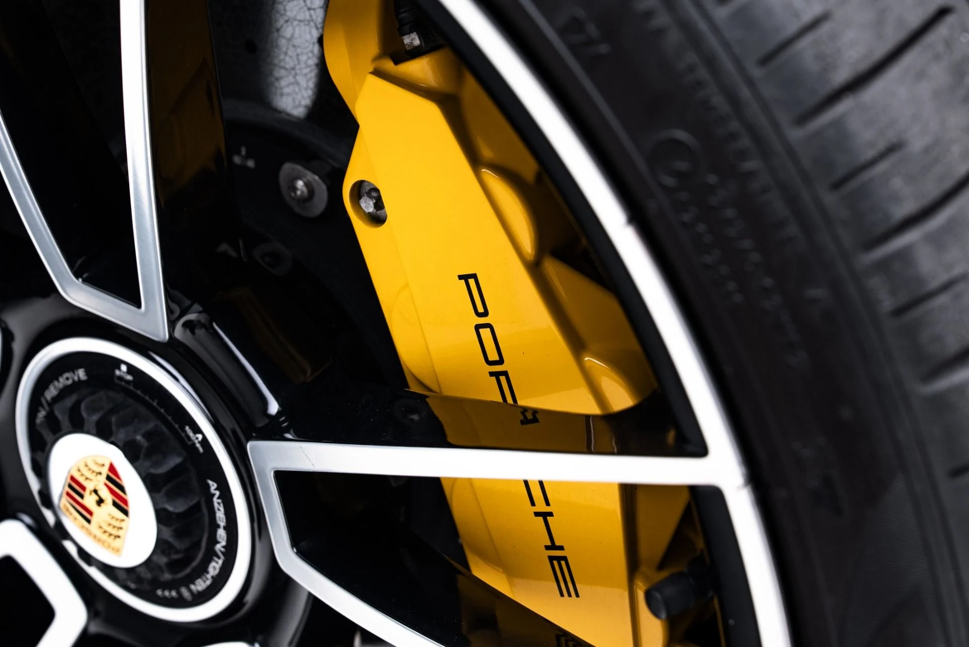 mph019_4233219449_Used_2021_Porsche_911_Turbo_S_1776281104_0dfbab6135