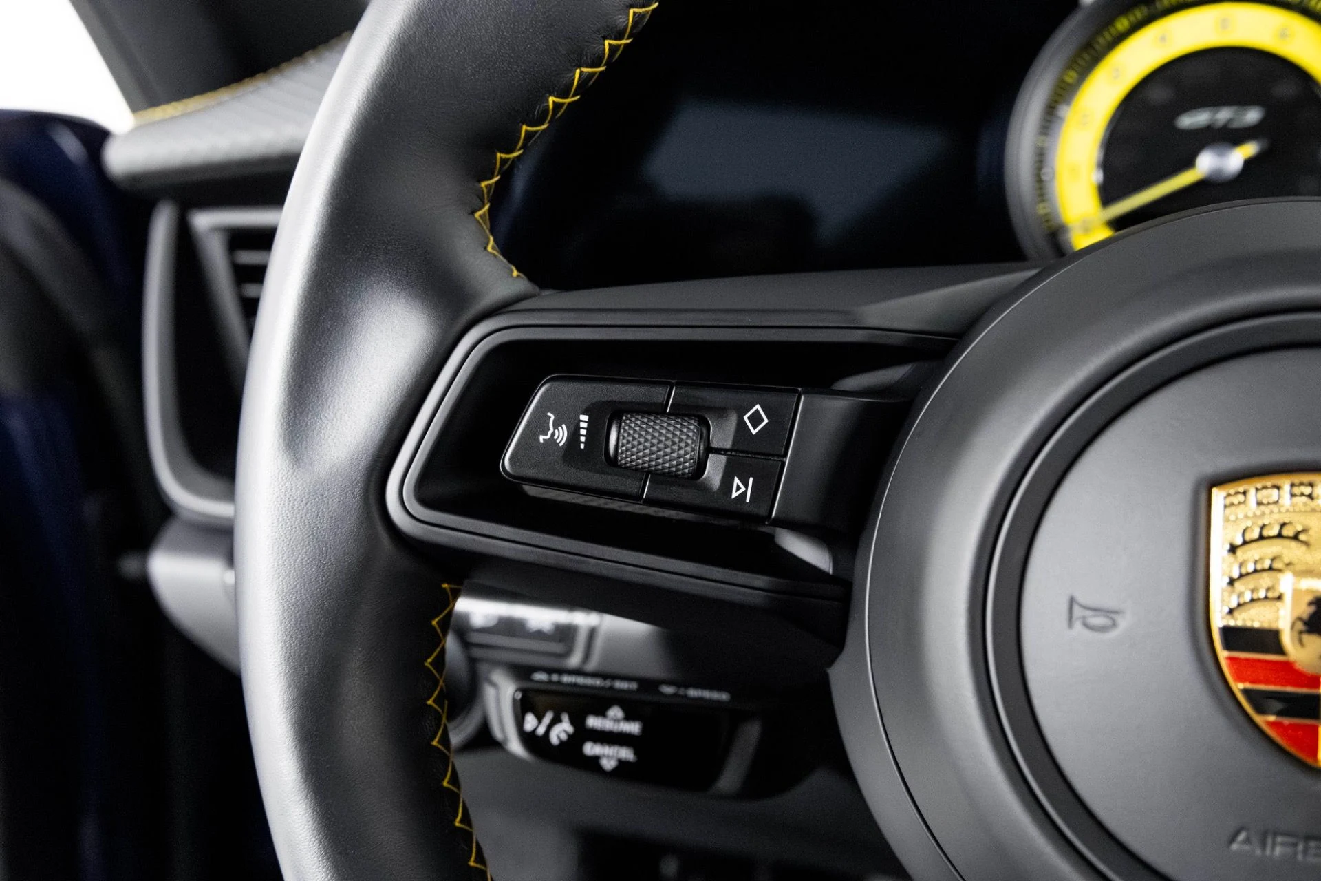 mph019_4234066011_Used_2022_Porsche_911_GT_3_Touring_1764706395_f2bb3d79fa