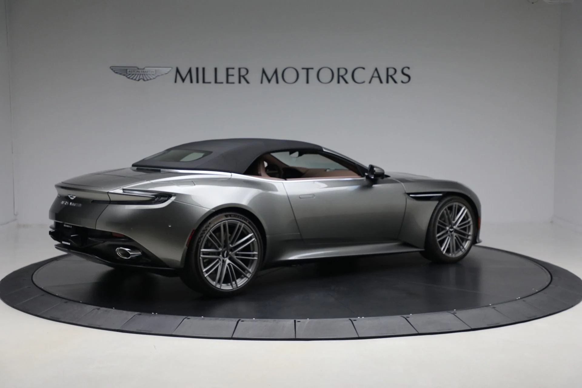 mph019_4238657889_New_2026_Aston_Martin_DB_12_Volante_f68c4e7e84