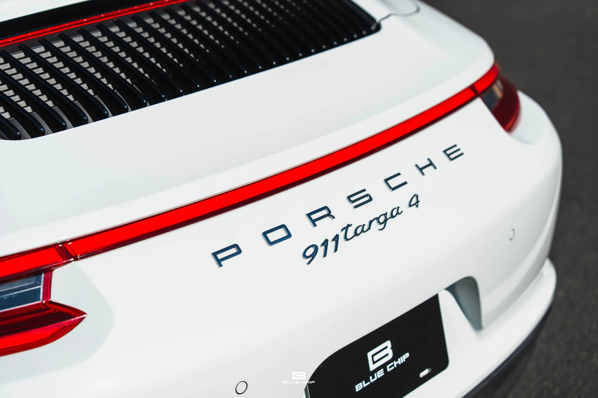 mph019_4258654595_6a30826a5d3fc14b05601d98_2019_Porsche_911_20_4a4864f83e