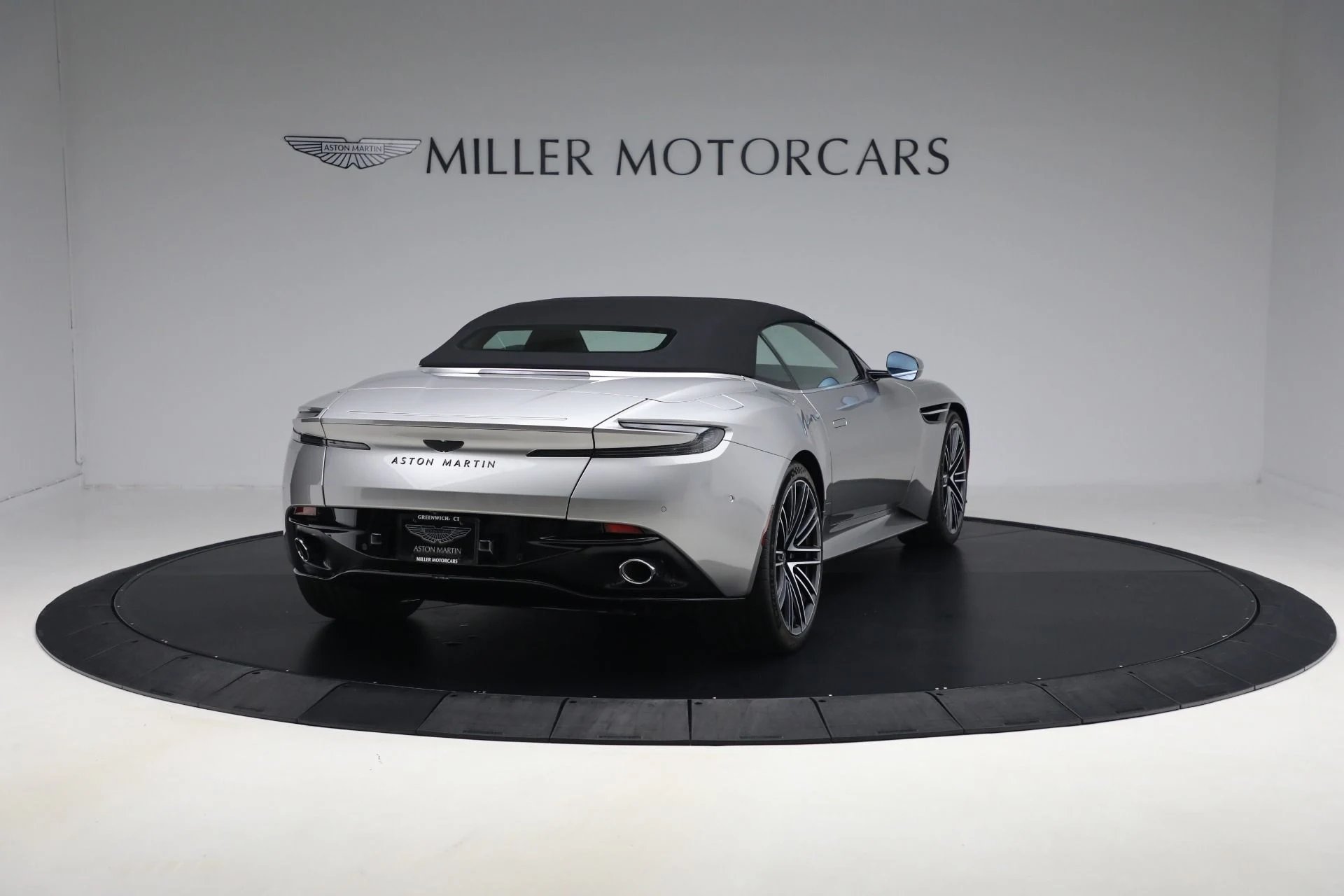 mph019_4259742838_New_2026_Aston_Martin_DB_12_Volante_894eccea31