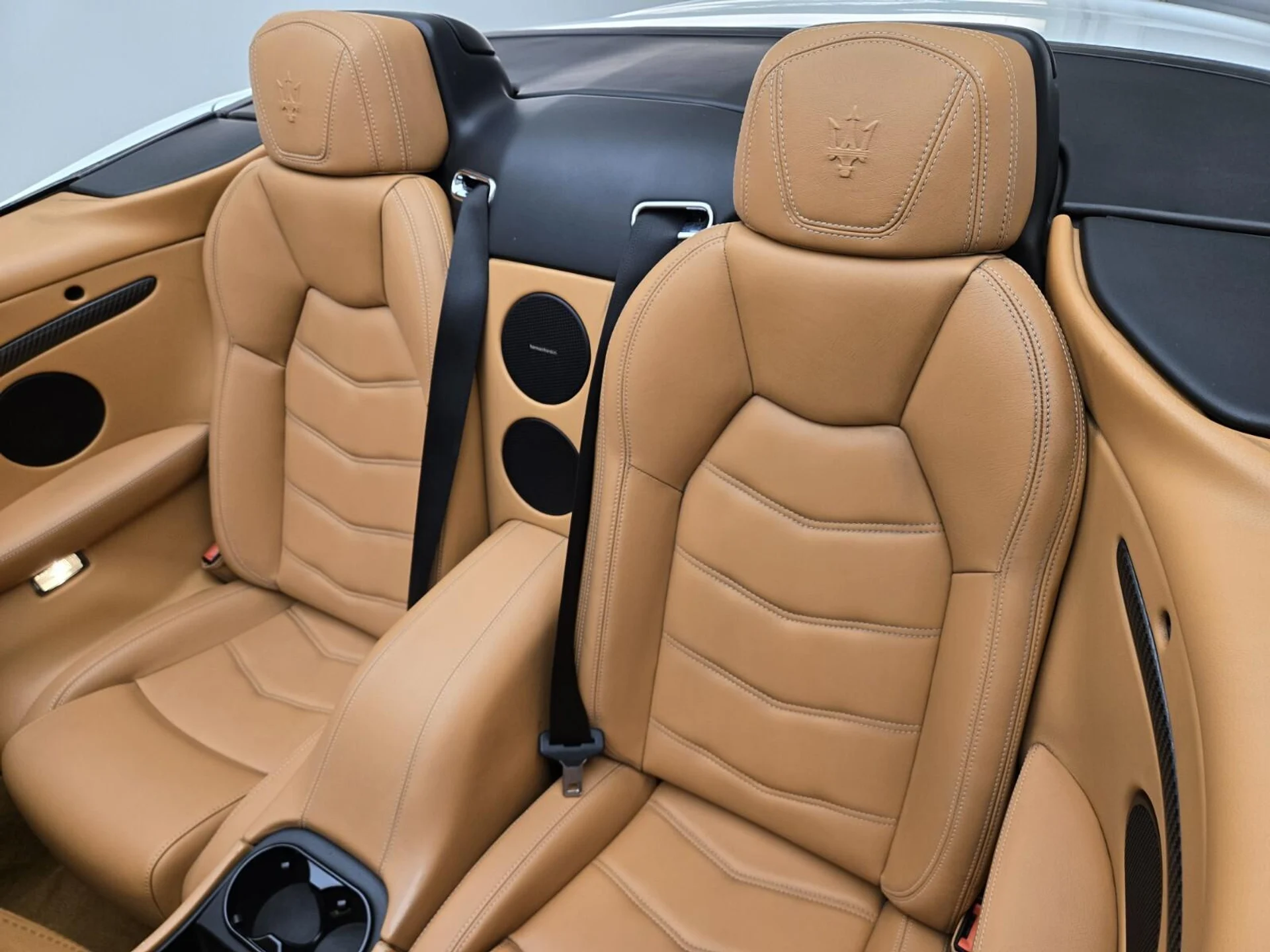 mph019_4265557910_Used_2018_Maserati_Gran_Turismo_Sport_1759820251_6e07444b31