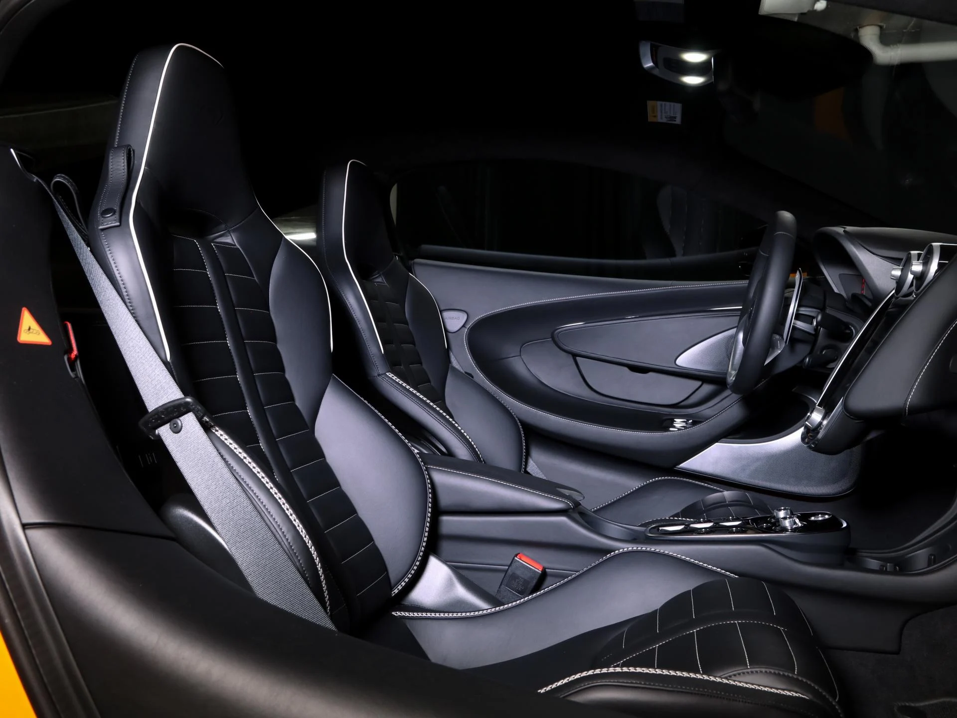 mph019_4269763679_New_2025_Aston_Martin_DBX_707_1752297236_0963029efe