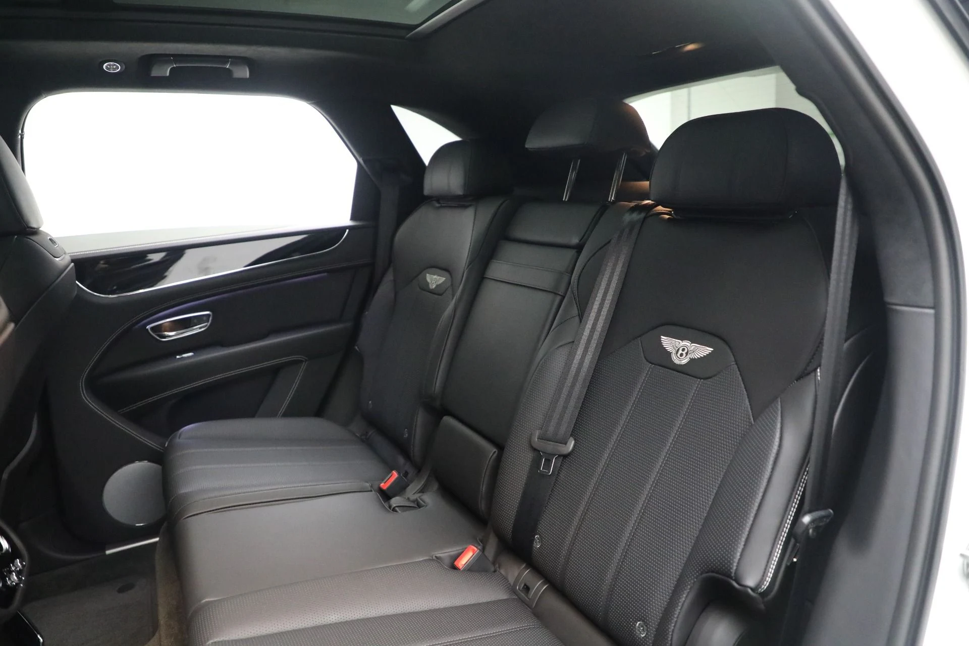 mph019_4271422491_Used_2023_Bentley_Bentayga_V8_fea0c0ec03