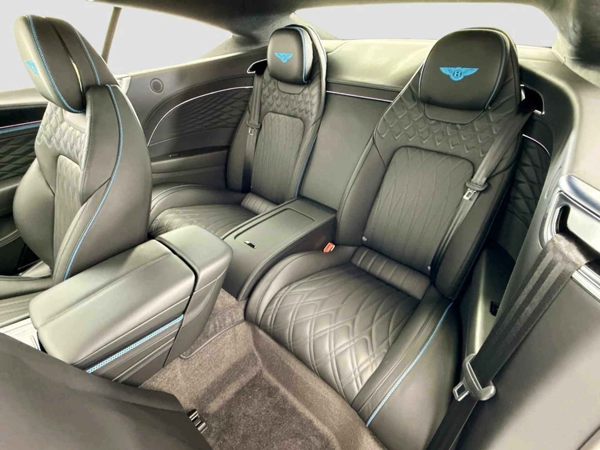 mph019_4276196476_new_2026_bentley_continental_gt_azure_8119_22999711_20_1024_105483855d