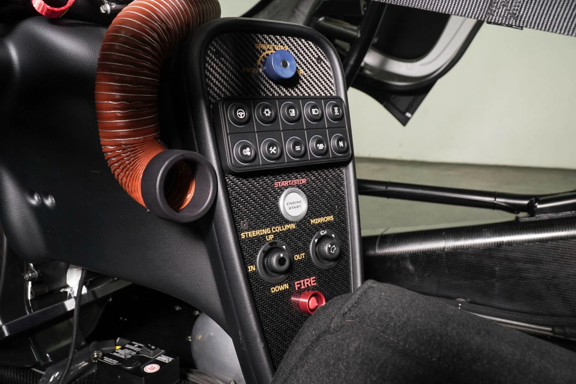 mph019_4276514006_Used_2023_Mc_Laren_Artura_Trophy_EVO_1775707442_2be31e01f8