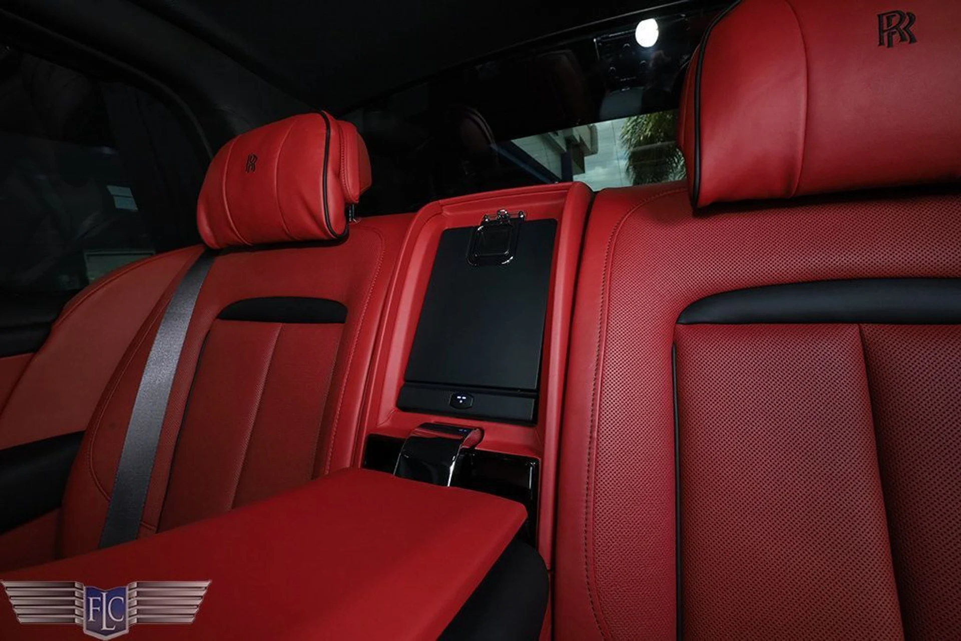 mph019_4278229830_used_2019_rolls_royce_cullinan_sportutility_6305_22963693_20_1024_c348b080cd