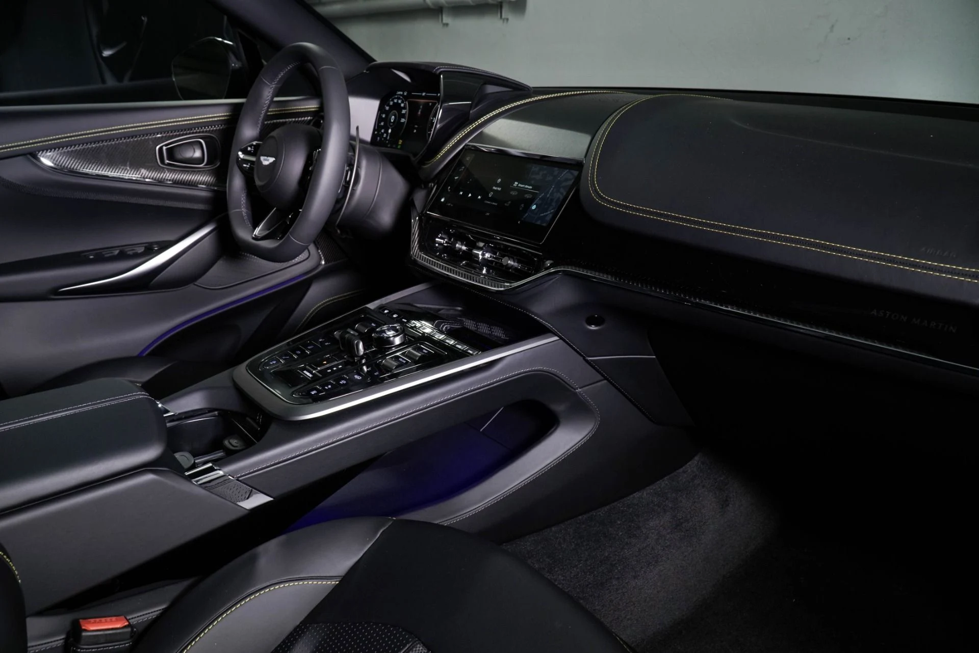 mph019_4279024818_New_2026_Aston_Martin_DBX_707_1765560873_425a73cf11