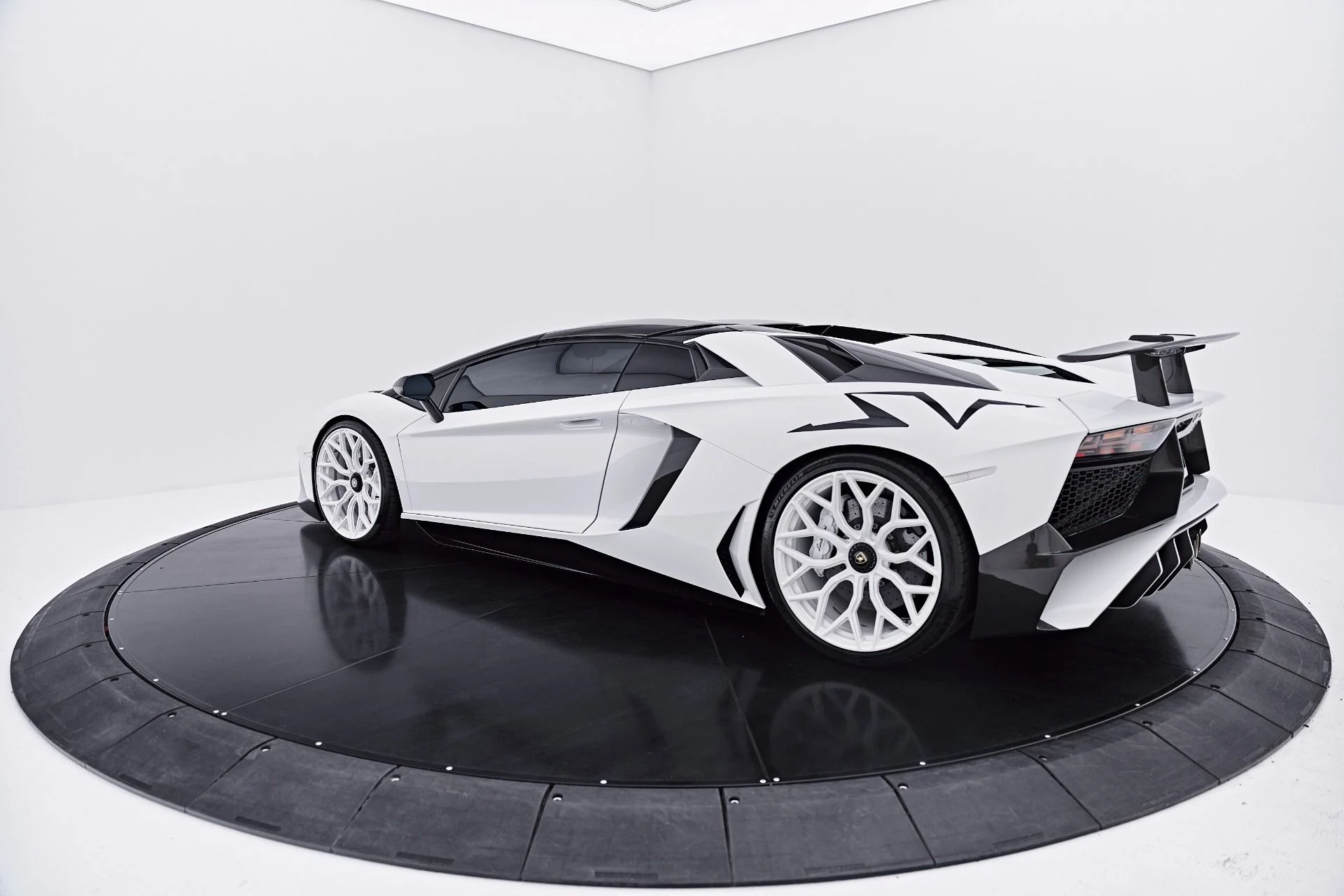 mph019_428186345_Used_2016_Lamborghini_Aventador_LP_750_4_Super_Veloce_1785199409_5193bc9e6b