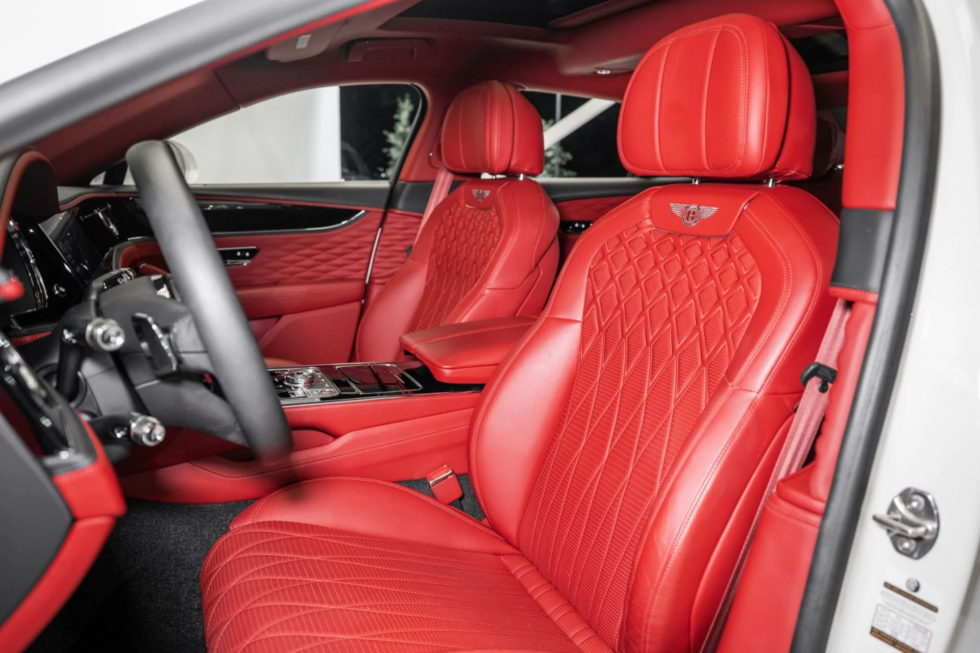 mph019_4284847200_Used_2021_Bentley_Flying_Spur_V8_1752848814_6d6c27e907