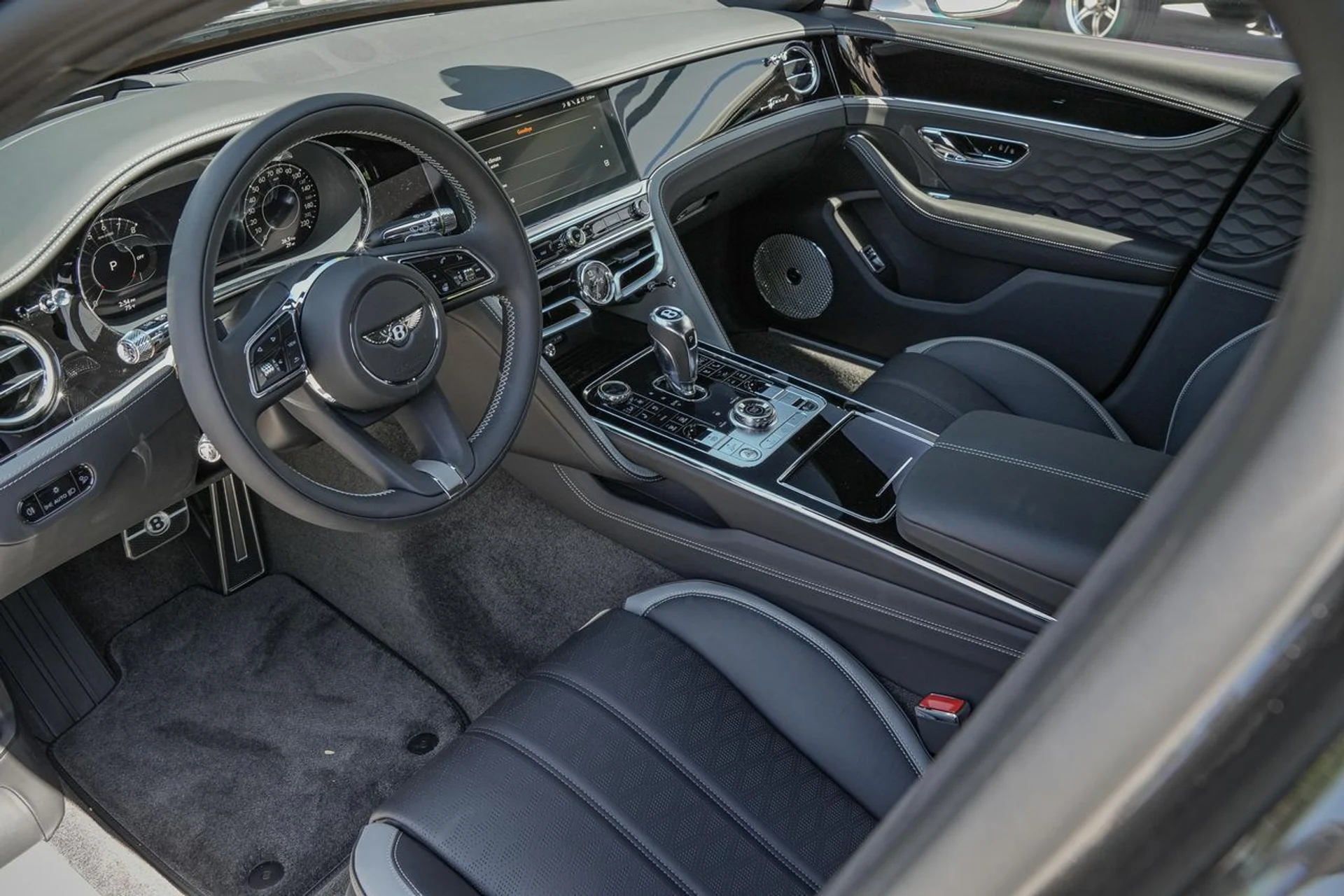 mph019_4285343815_Hi_Tech_Luxury_Imports_LLC_SCBBR_6_ZG_8_SC_021779_image_19_e8033fd473