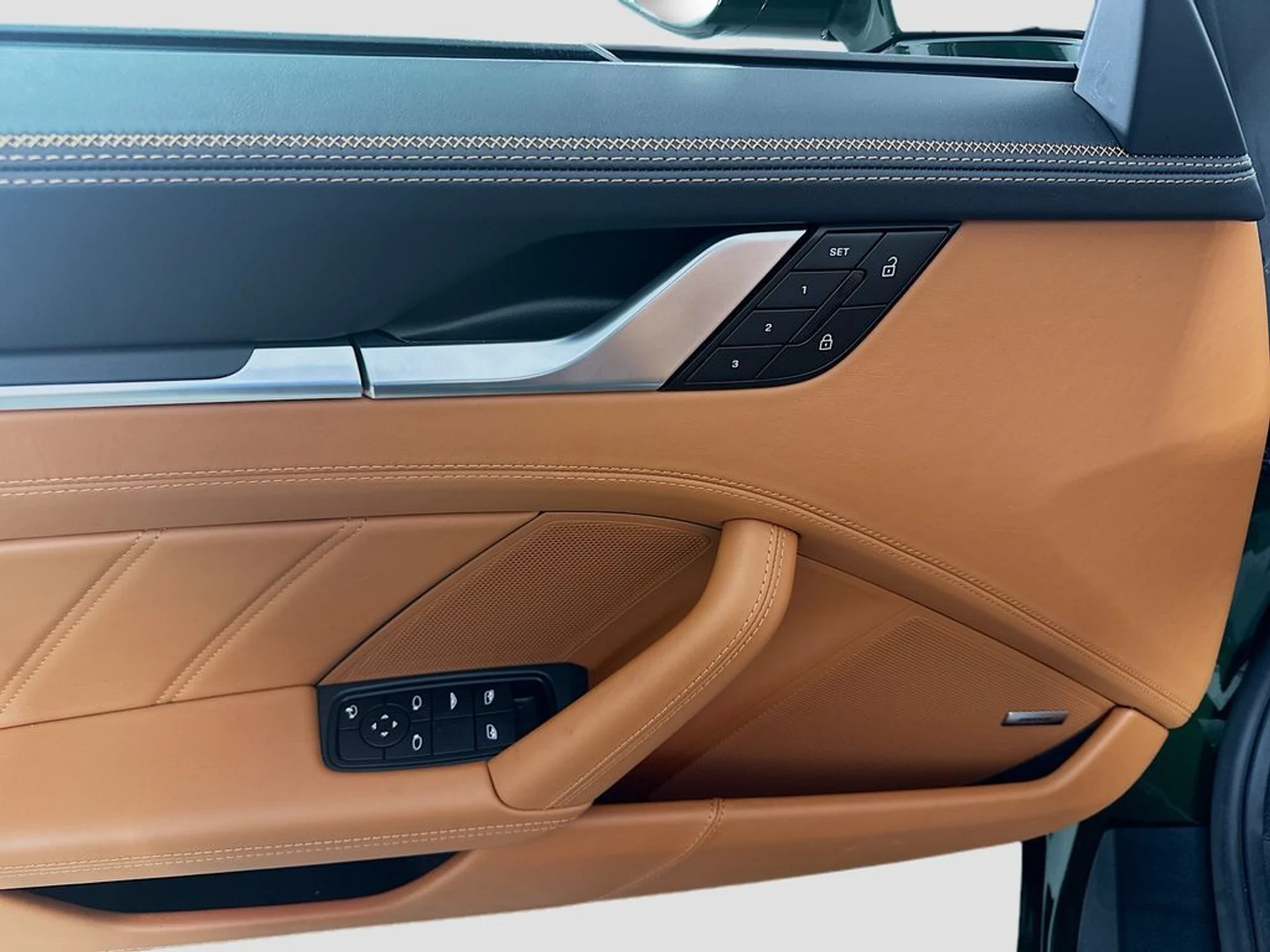 mph019_4288057364_51fa47195079755c8bb82275e270af93x_48c9d0bd37