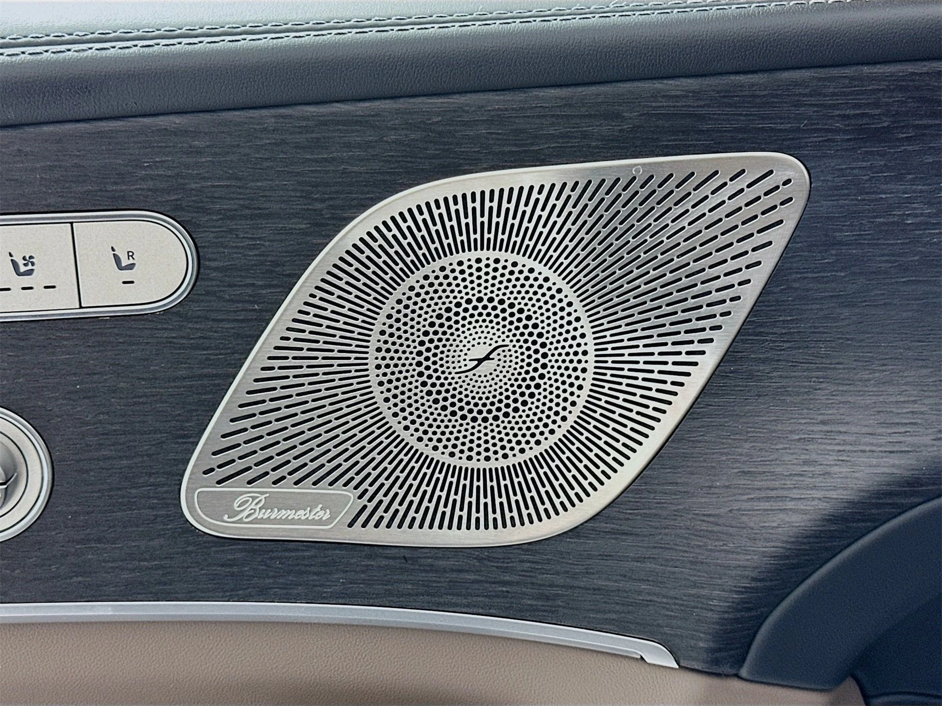 mph019_434184286_8715c1523c40377f44ea91aaf699fb65x_4b6d1906ef